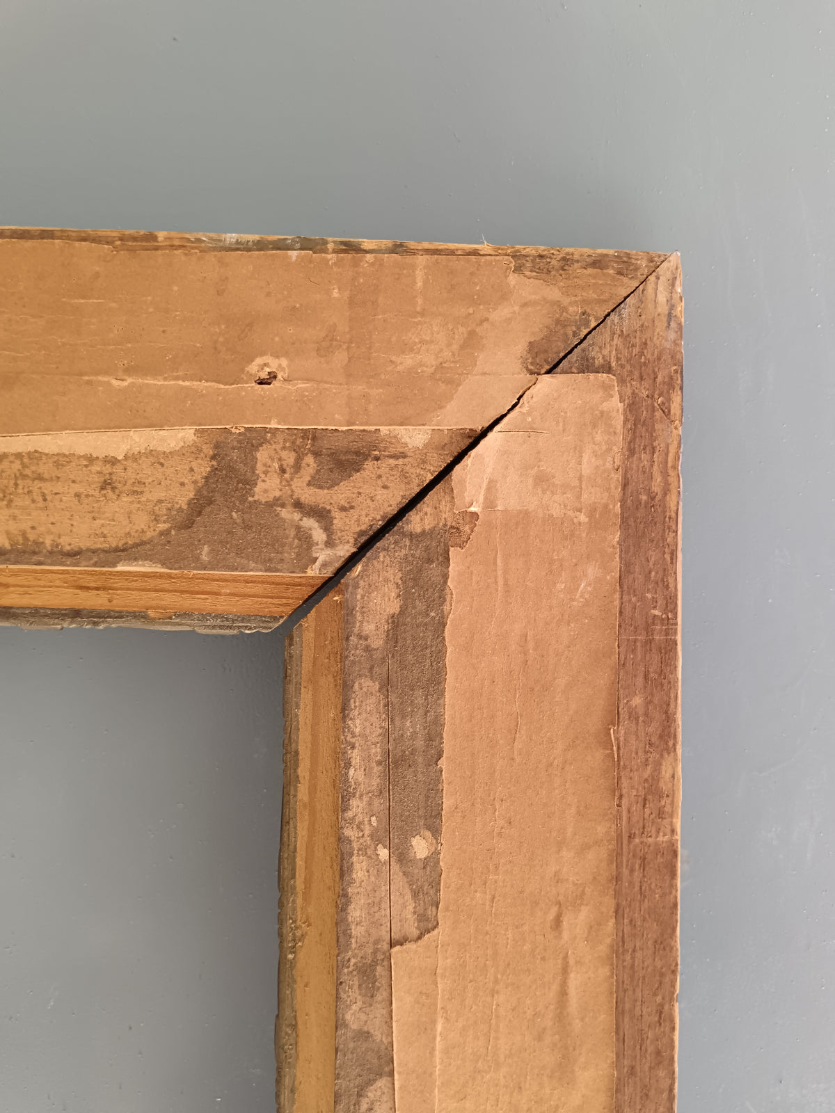 ANTICA CORNICE ITALIANA IN PASTIGLIA E FOGLIA D'ORO FINE '800