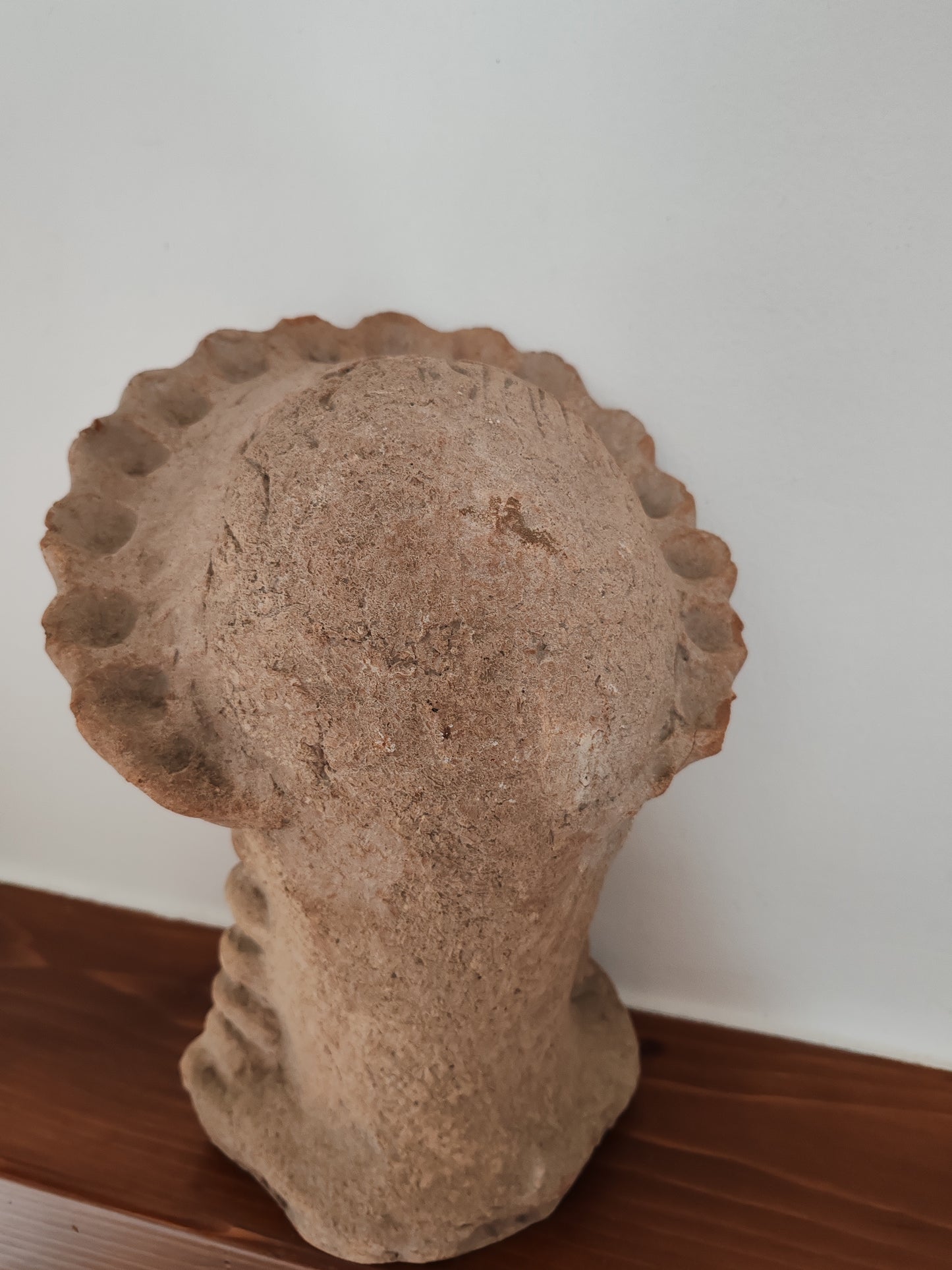 Statua in terracotta stile archeologico - dea romana (XX secolo)