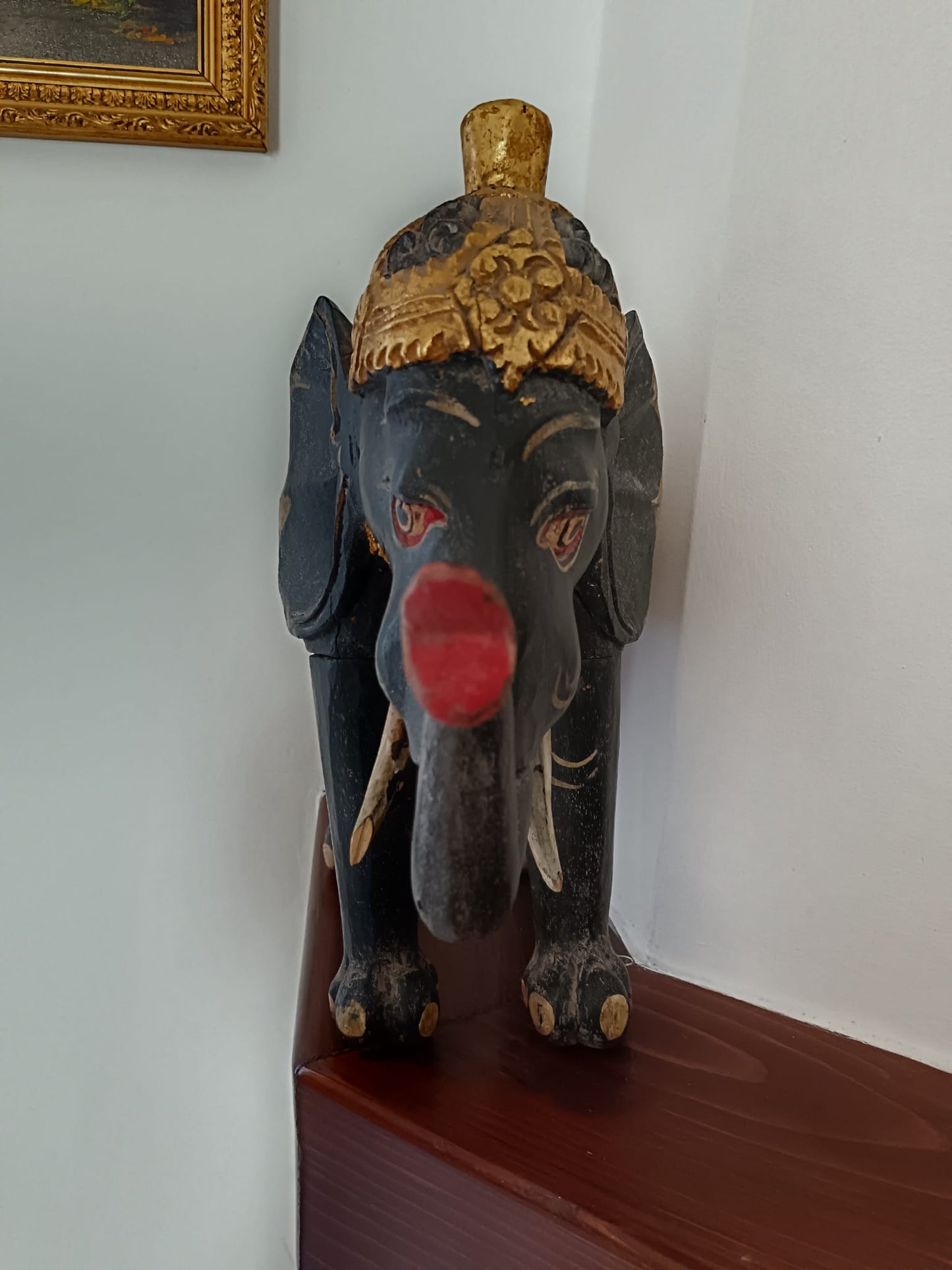 Scultura di elefante dipinta a mano (India o Sud-Est asiatico)
