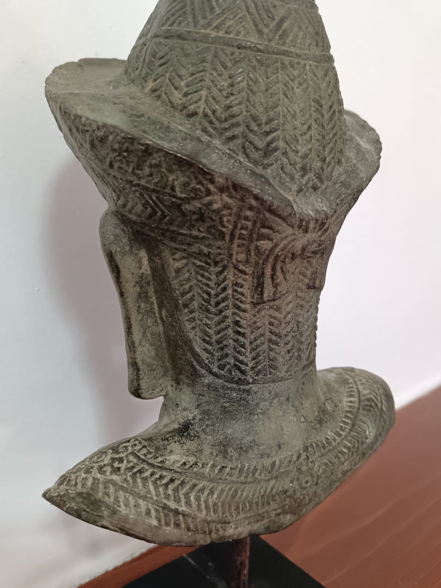 Statua in bronzo divinità asiatica in stile antico khmer