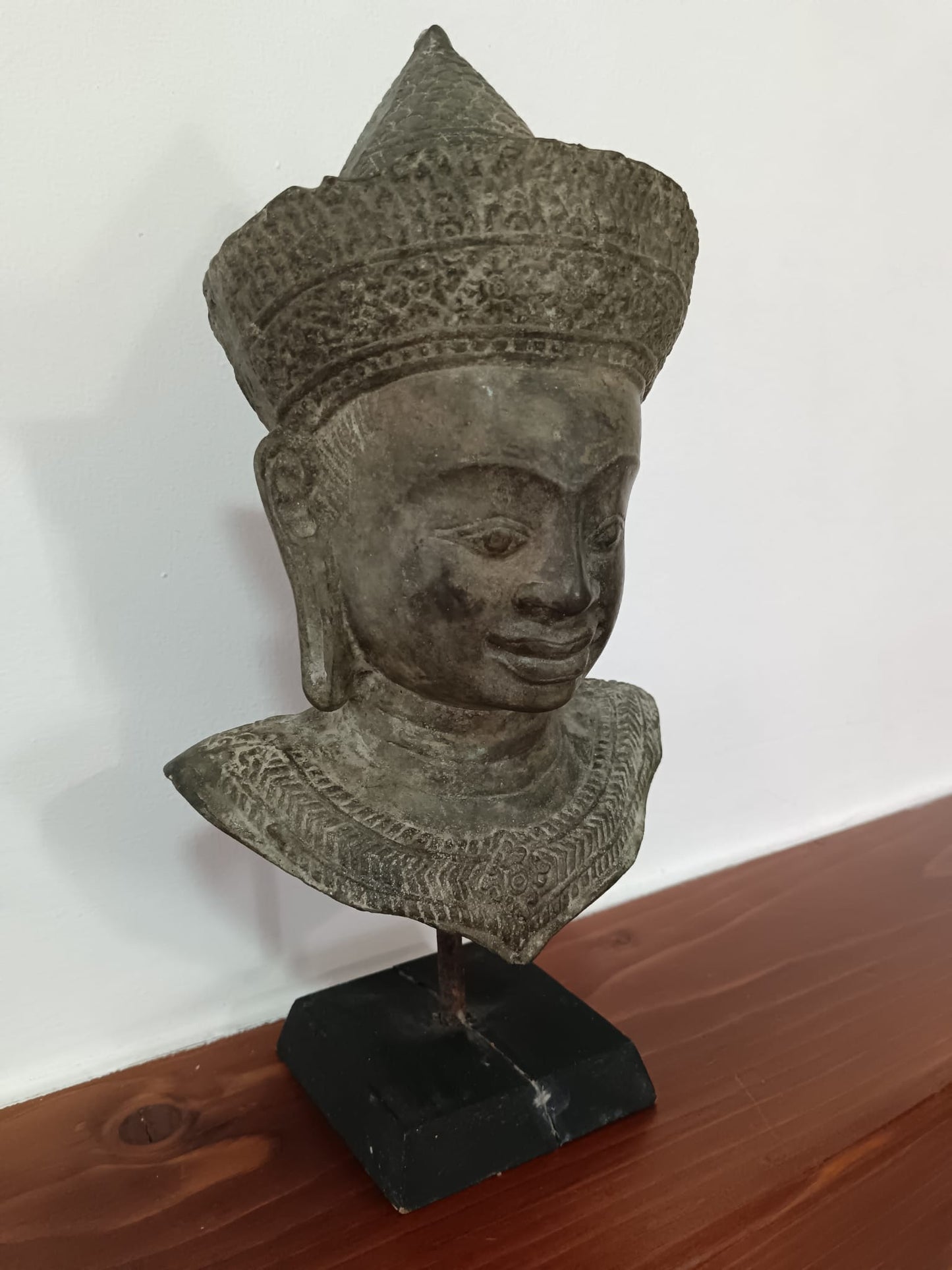 Statua in bronzo divinità asiatica in stile antico khmer