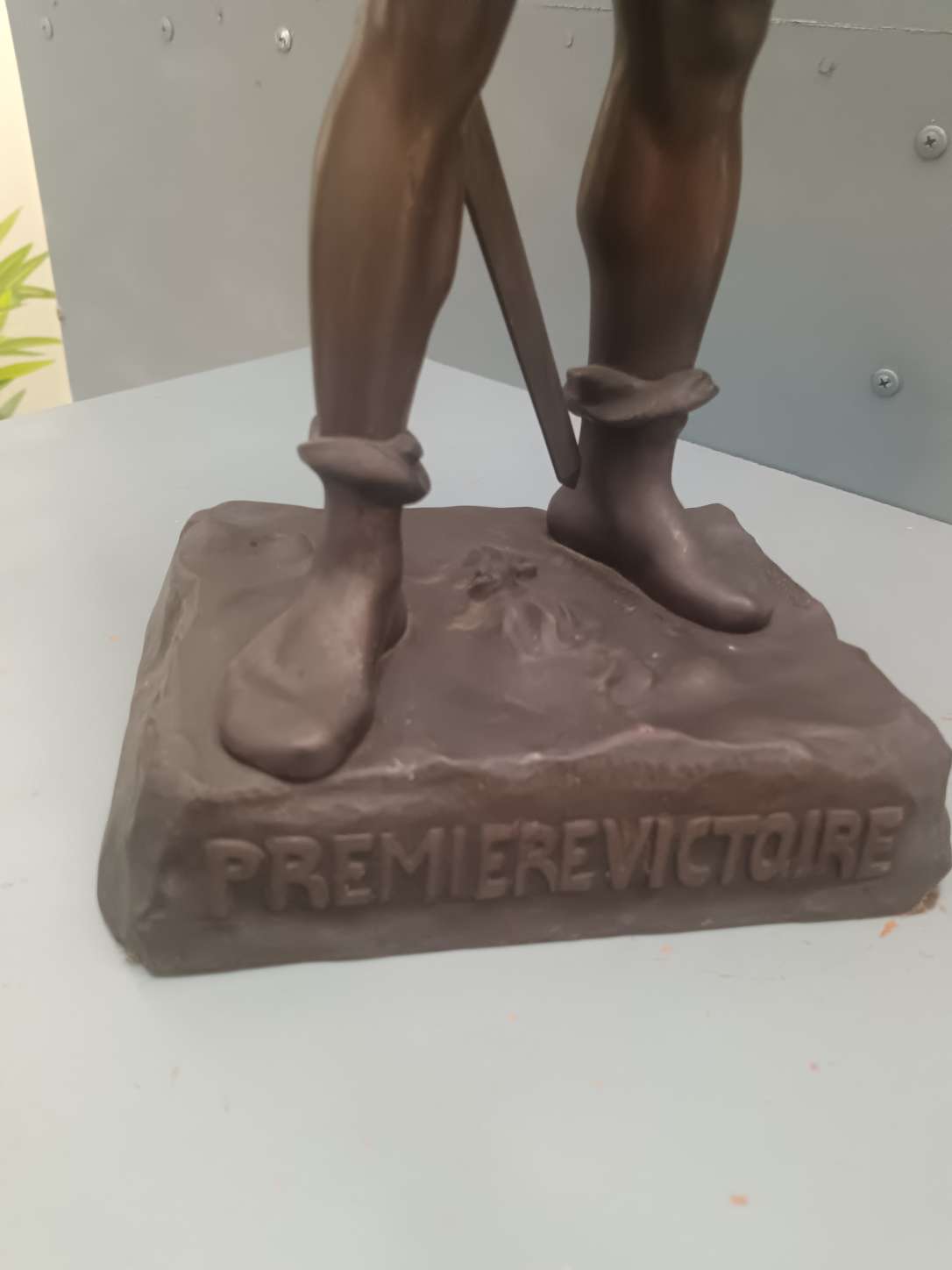Statue bronze ancienne Premiere Victoire Marcel Debut signee original sculpture