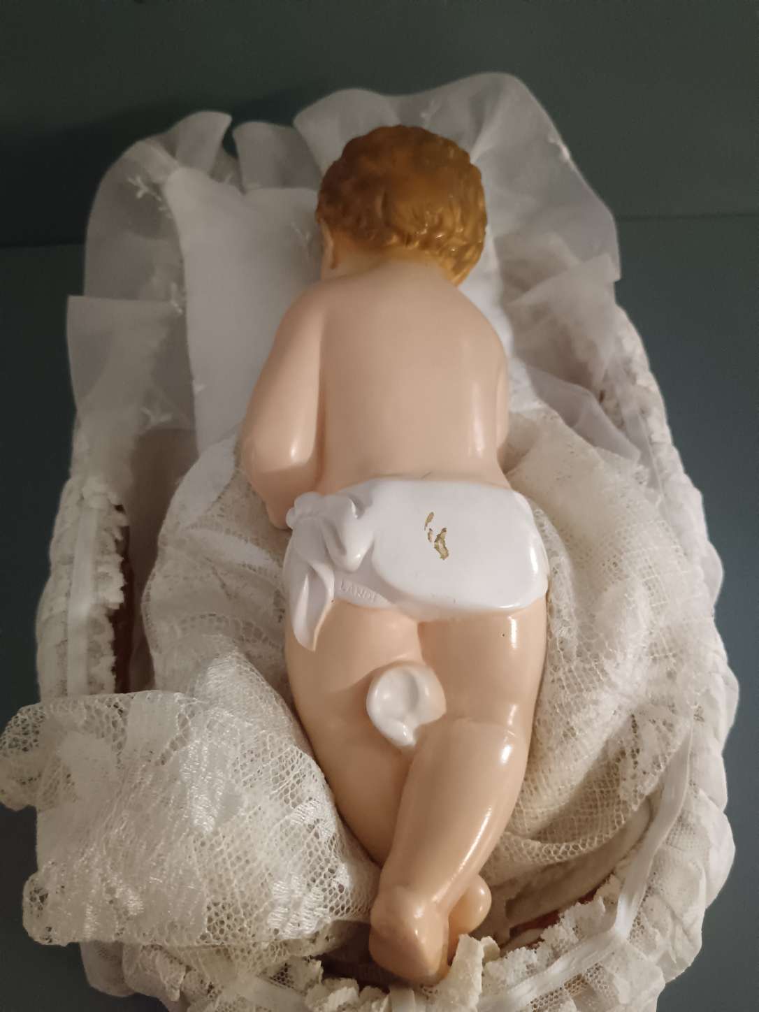 Gesù Bambino Lando Landi originale 25 cm con culla in vimini e corredo in pizzo