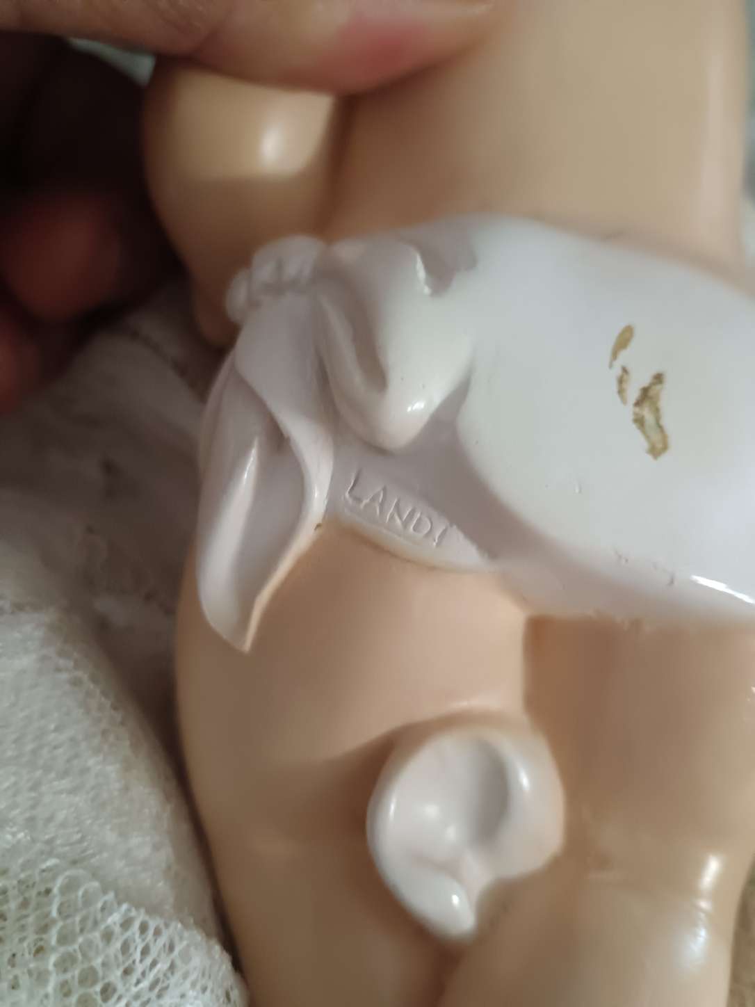 Gesù Bambino Lando Landi originale 25 cm con culla in vimini e corredo in pizzo