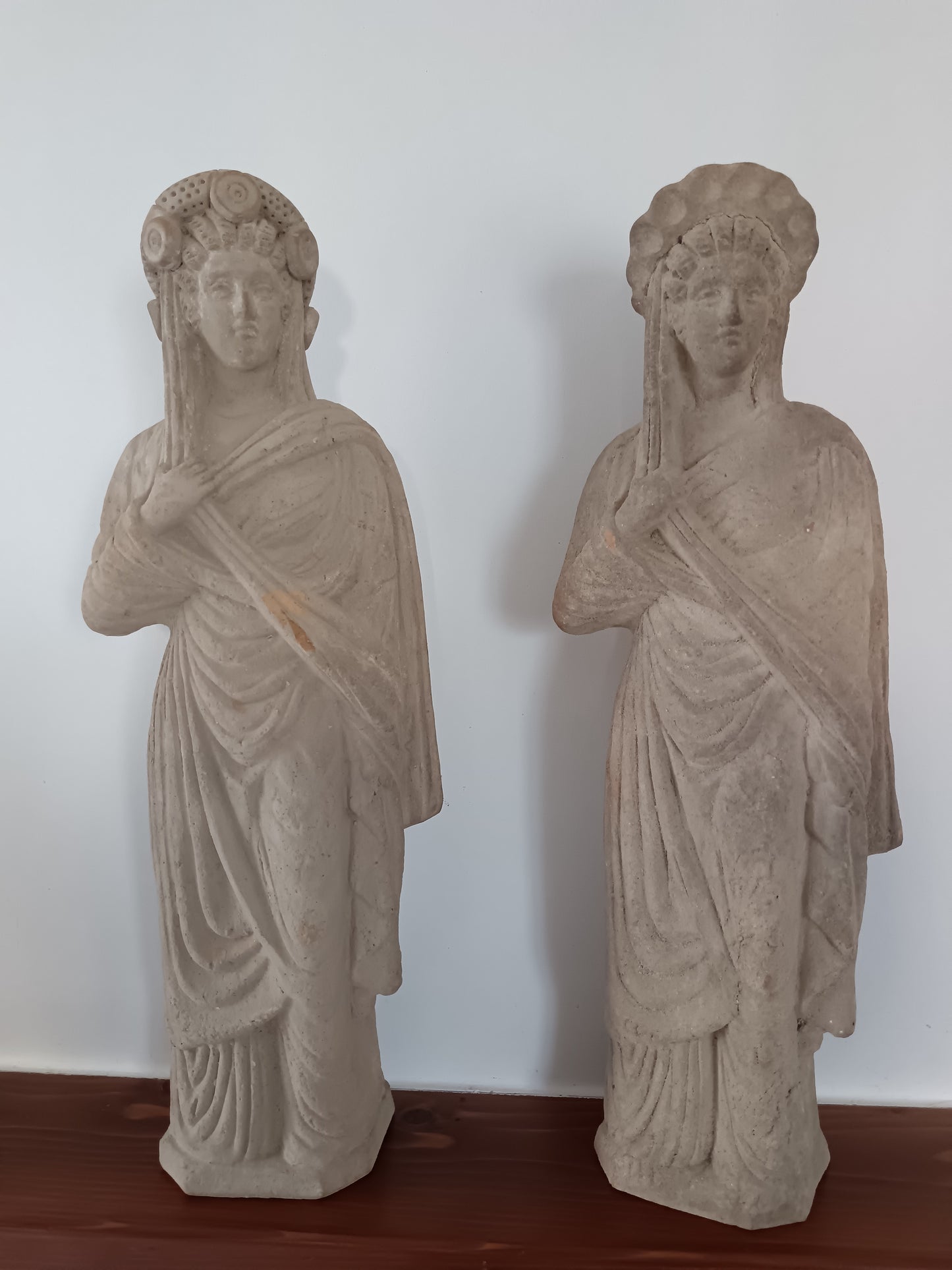 Coppia di sculture in terracotta epoca XX secolo