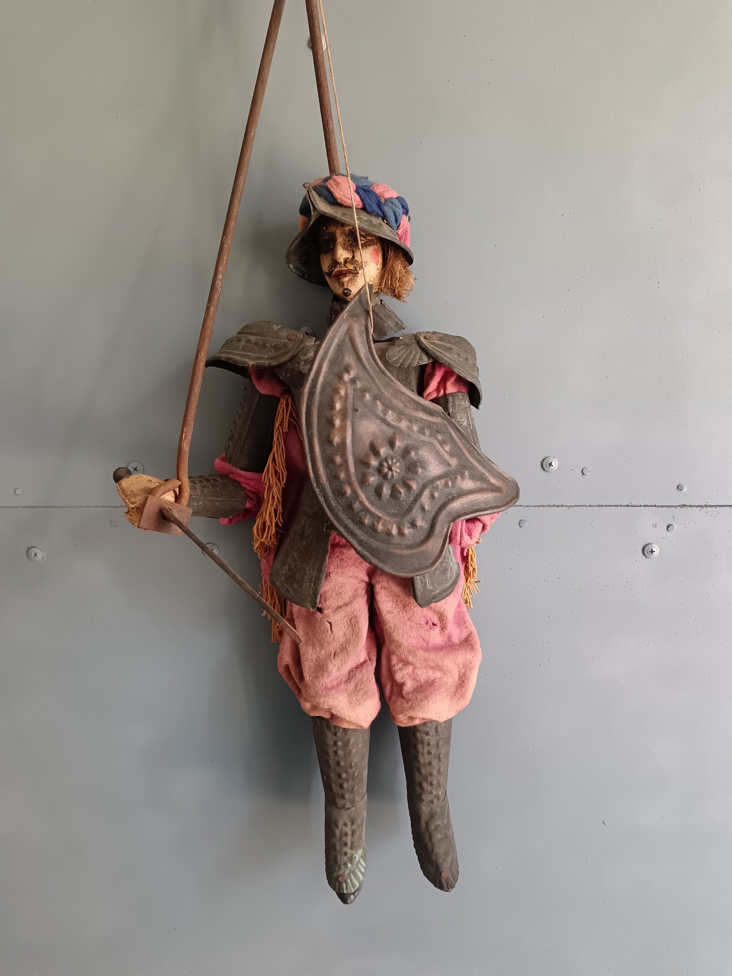 Antico Pupo Siciliano Marionetta Teatro dei Pupi Armatura in Metallo Dipinta a Mano H 70 cm