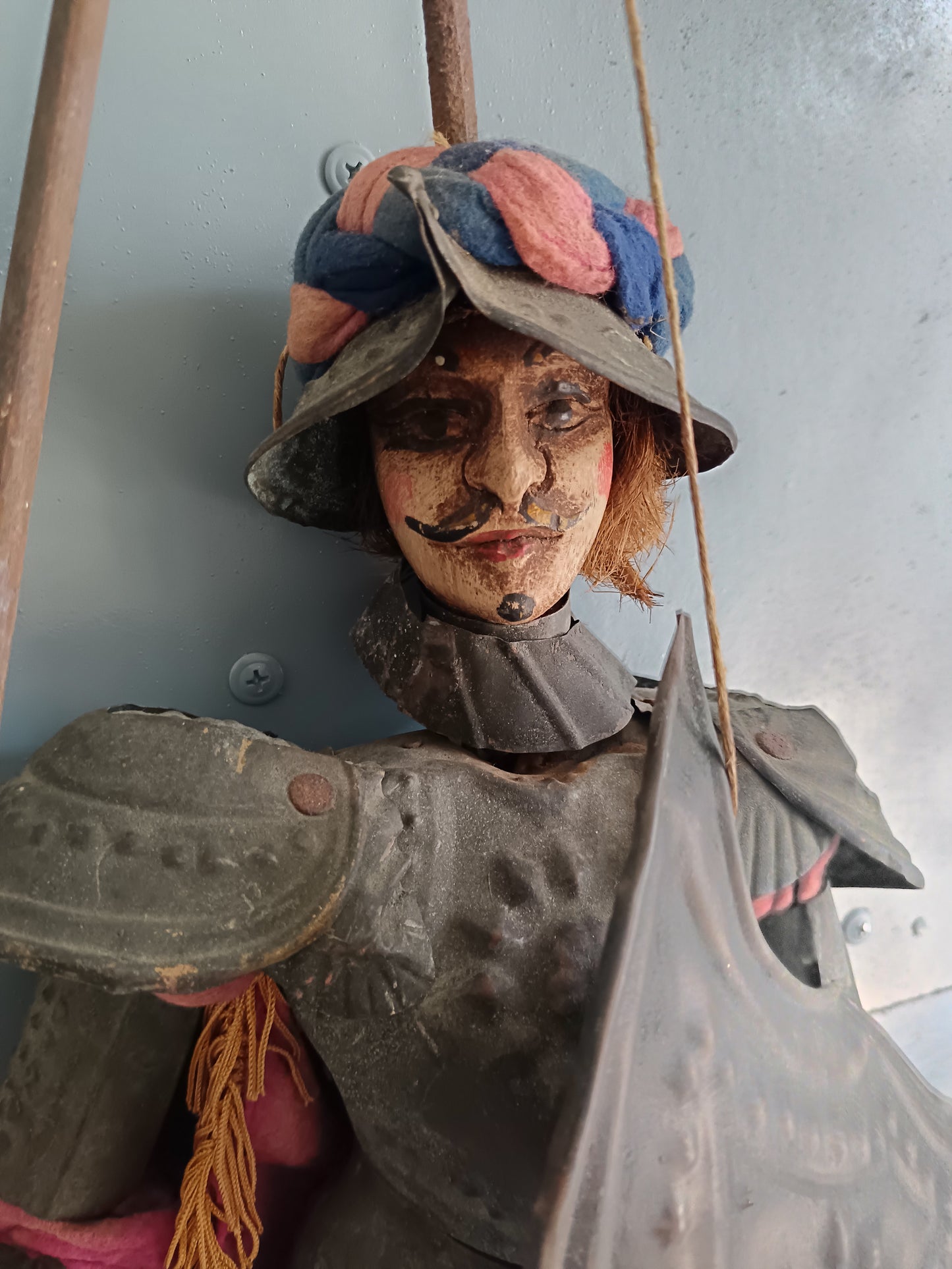 Antico Pupo Siciliano Marionetta Teatro dei Pupi Armatura in Metallo Dipinta a Mano H 70 cm
