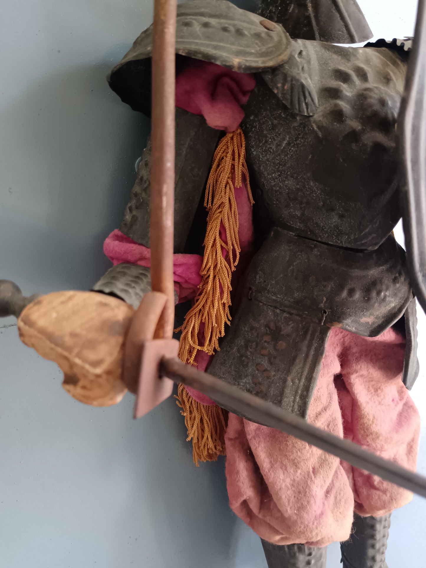 Antico Pupo Siciliano Marionetta Teatro dei Pupi Armatura in Metallo Dipinta a Mano H 70 cm