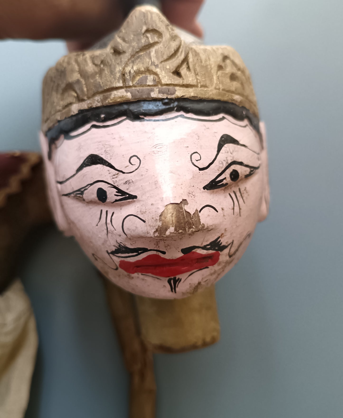 Antica Marionetta Wayang Golek Indonesiana in Legno Dipinto – Teatro Giavanese XX Sec.