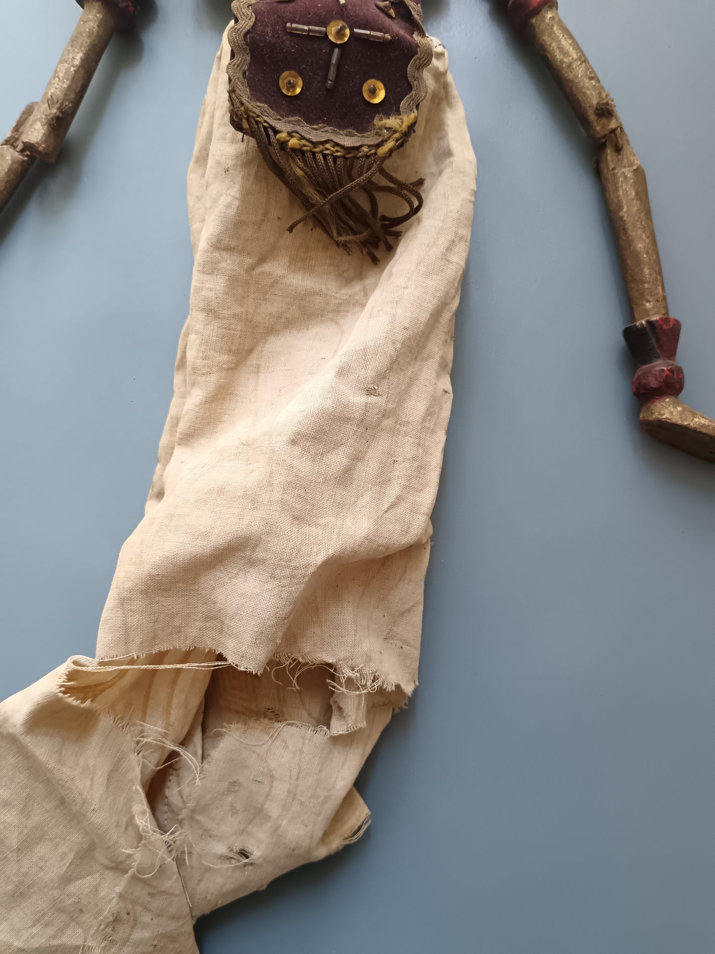 Antica Marionetta Wayang Golek Indonesiana in Legno Dipinto – Teatro Giavanese XX Sec.