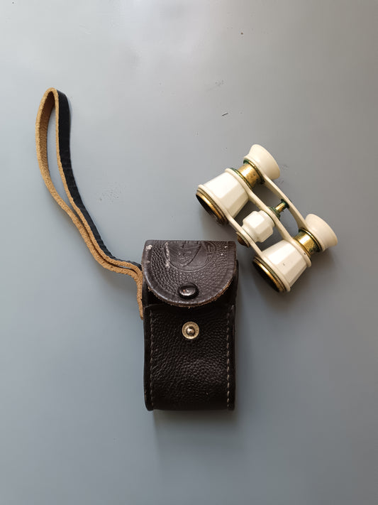 Binocolo da Teatro Vintage JEMULLES 2.5x60 Avorio & Ottone con Custodia Originale – Opera Glasses Anni ’50