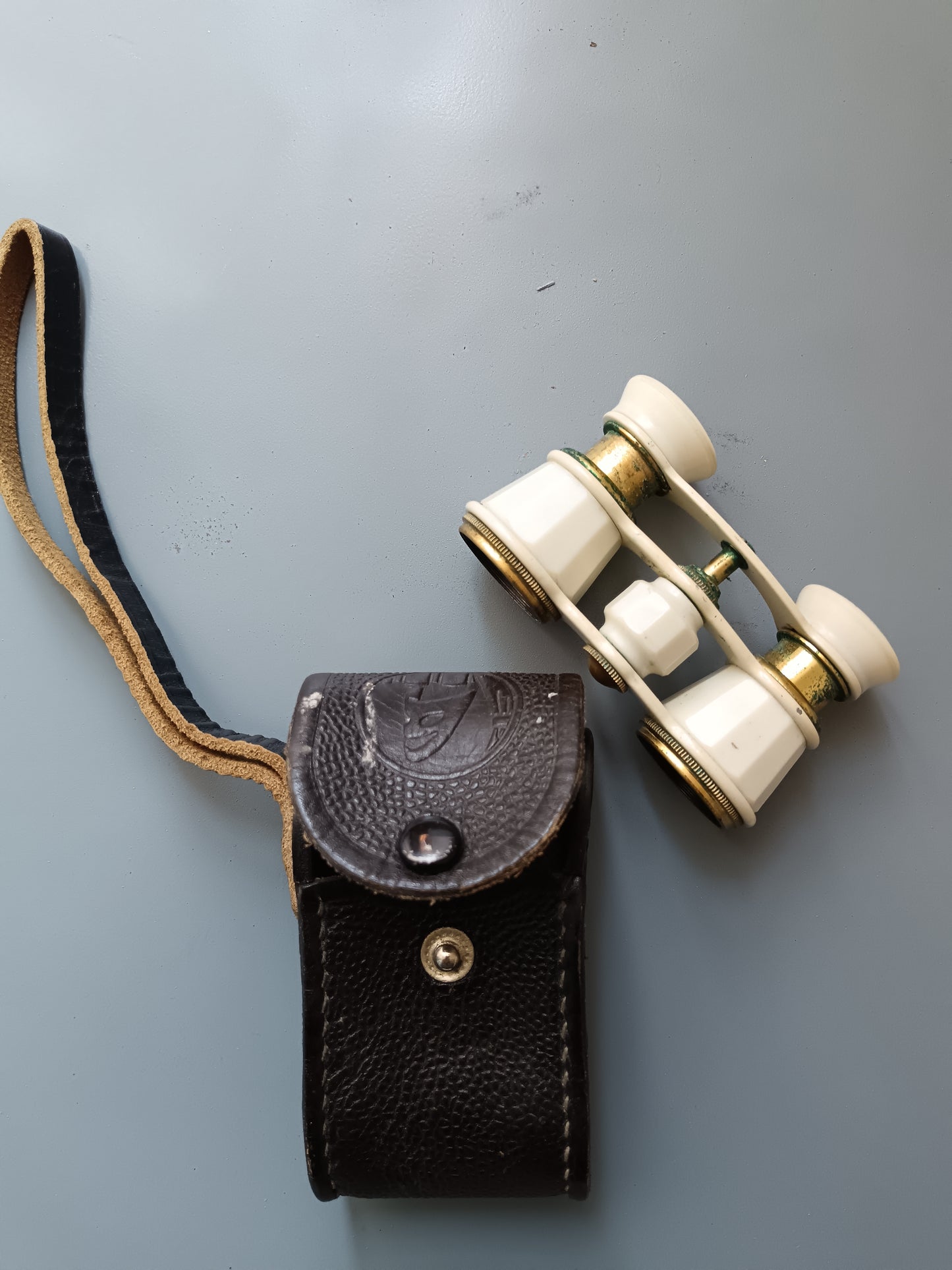 Binocolo da Teatro Vintage JEMULLES 2.5x60 Avorio & Ottone con Custodia Originale – Opera Glasses Anni ’50