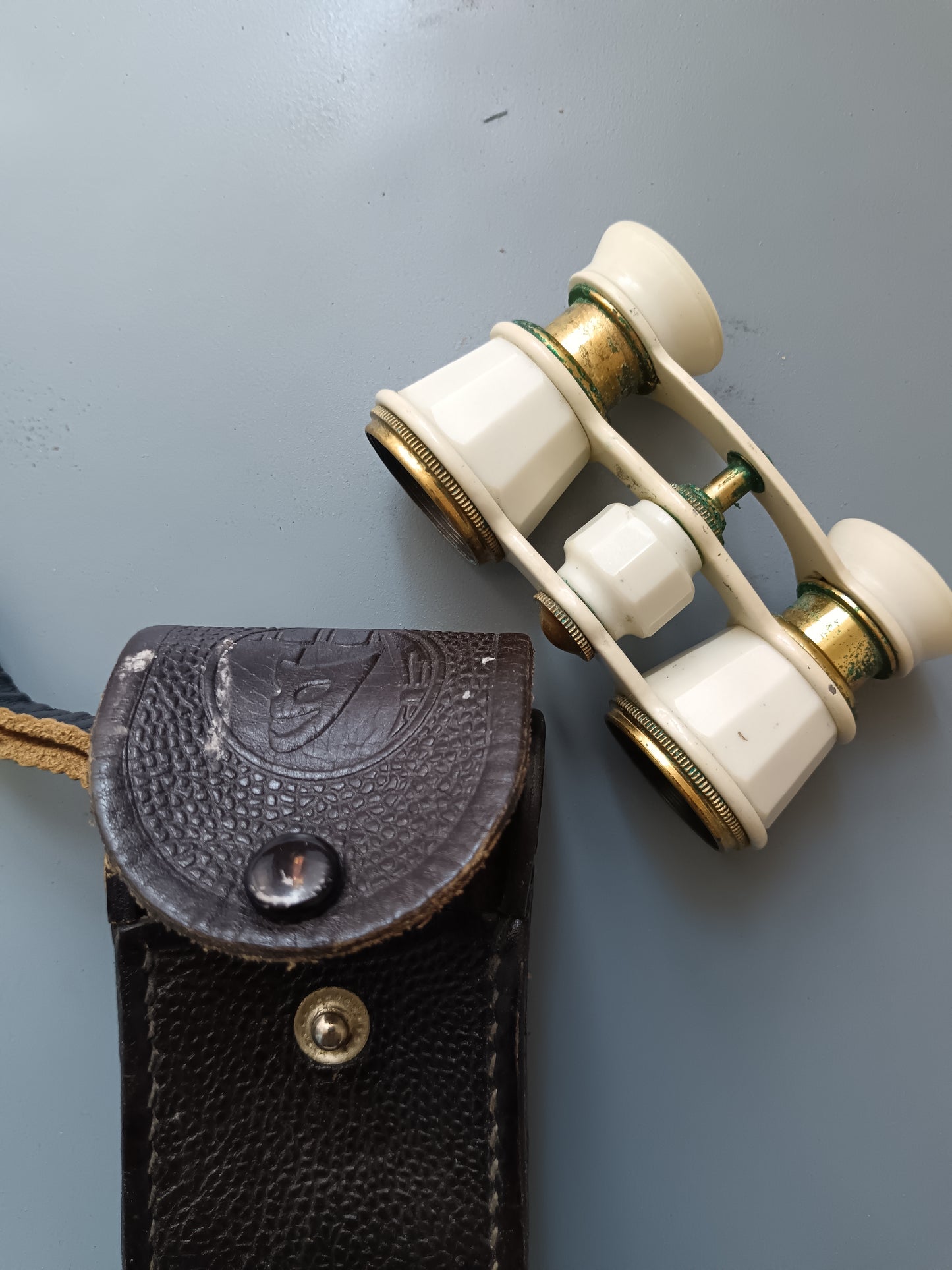 Binocolo da Teatro Vintage JEMULLES 2.5x60 Avorio & Ottone con Custodia Originale – Opera Glasses Anni ’50