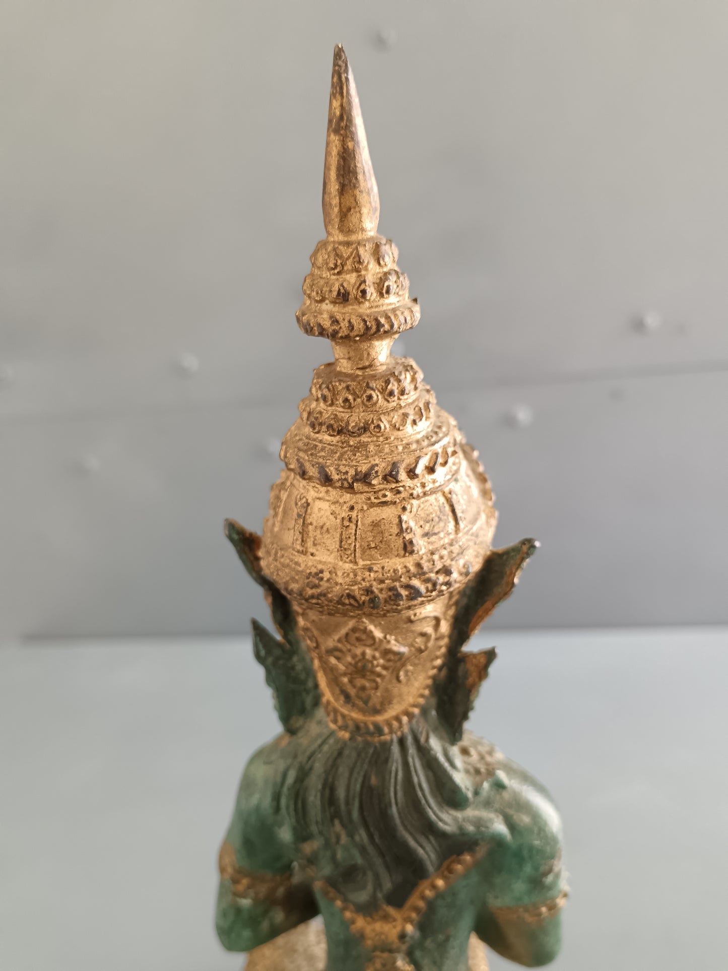 Antica Scultura Thailandese Teppanom in Bronzo Dorato – Angelo Guardiano del Tempio – Arte Orientale H 21 cm