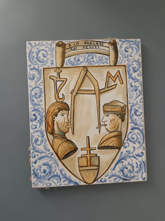 Formella in Ceramica Dipinta a Mano Stemma Araldico con Motto Antico Stile Castelli
