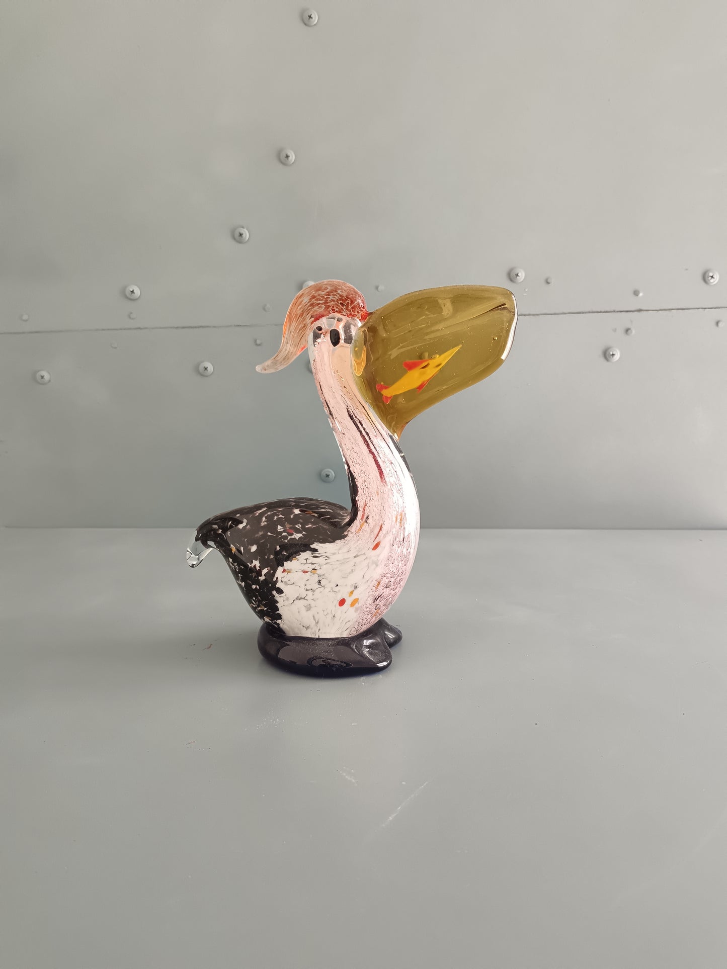 Pellicano in Vetro Artistico di Murano con Pesce nel Becco – Scultura Vintage Soffiata