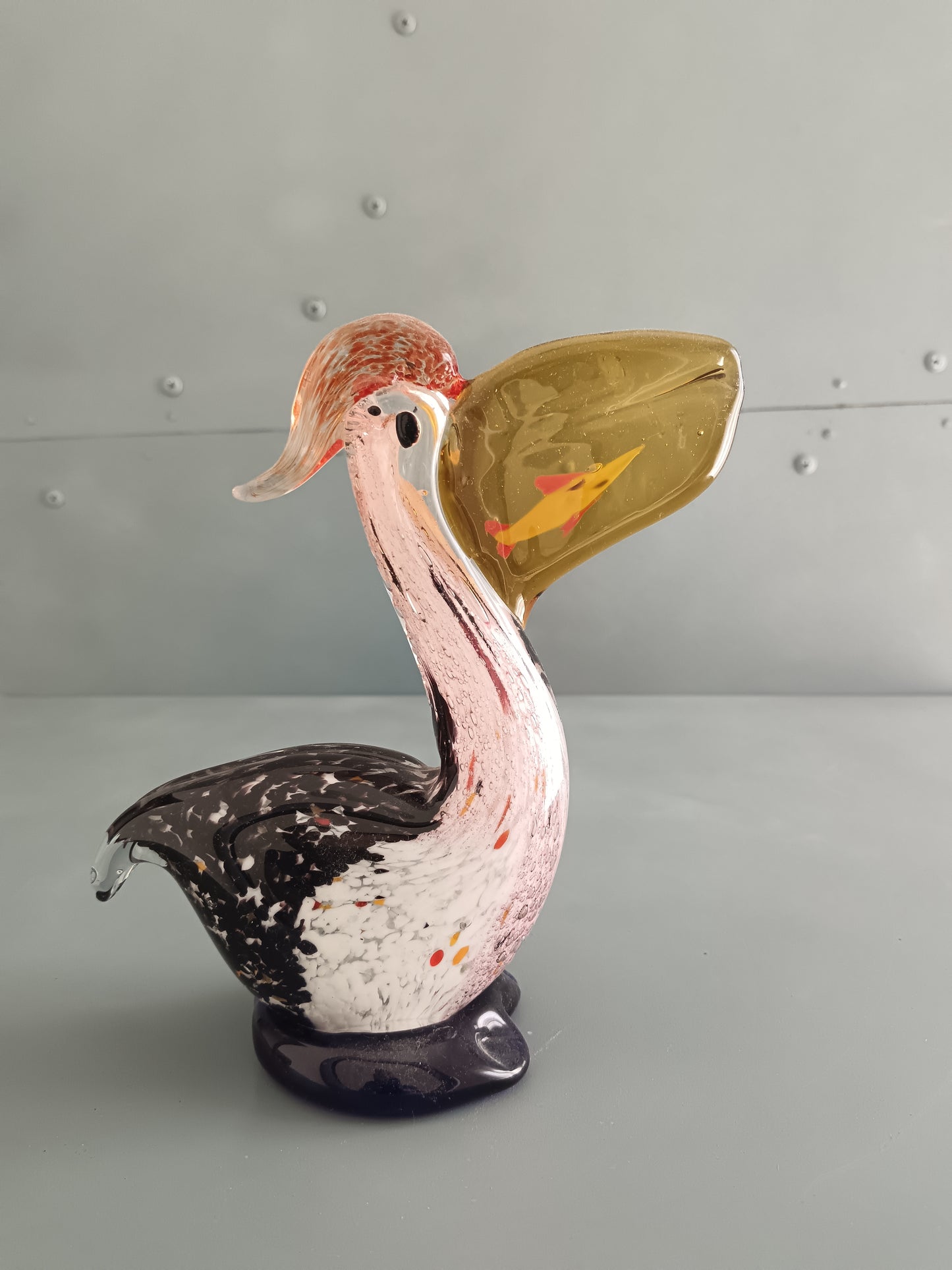 Pellicano in Vetro Artistico di Murano con Pesce nel Becco – Scultura Vintage Soffiata