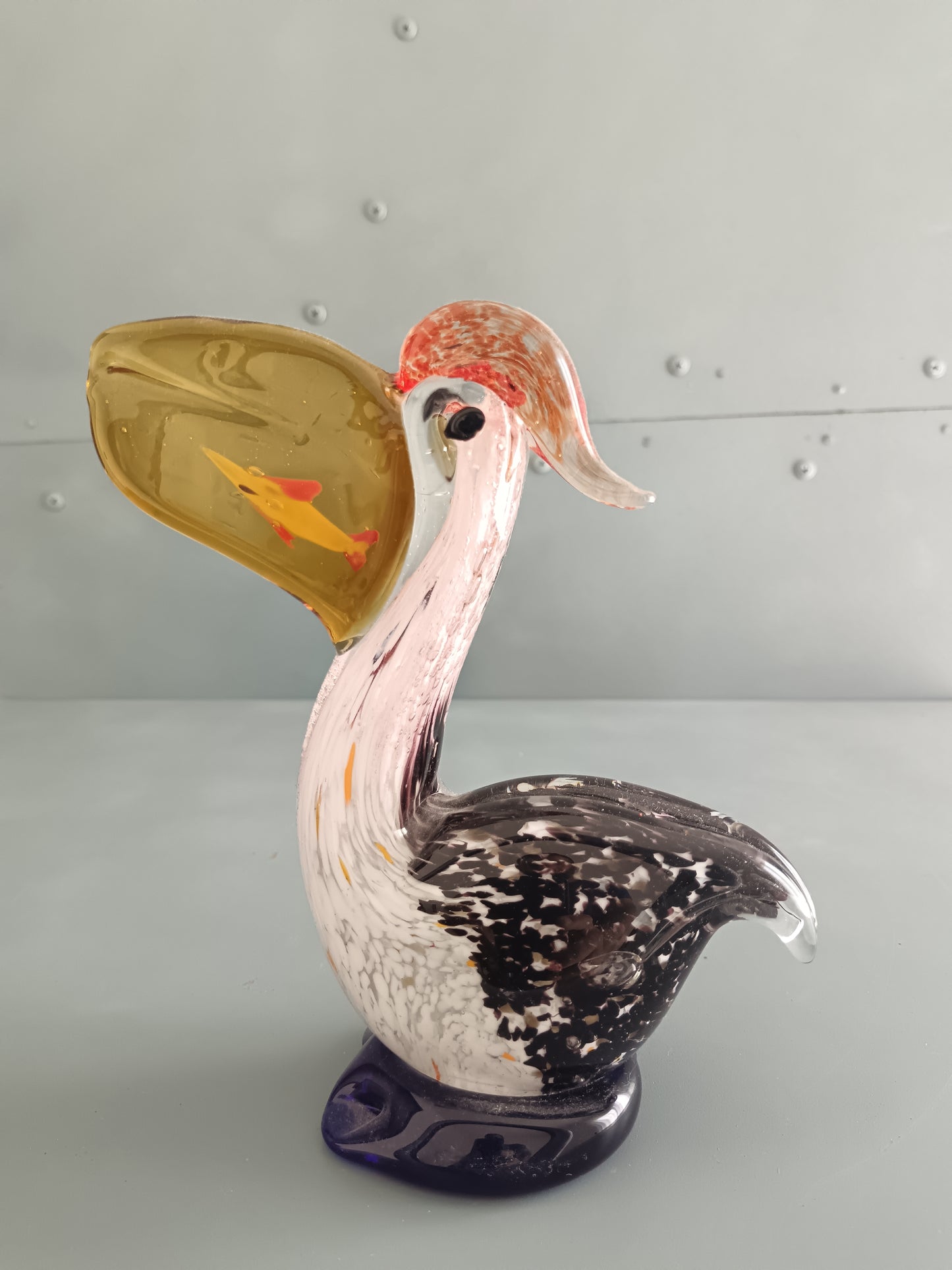 Pellicano in Vetro Artistico di Murano con Pesce nel Becco – Scultura Vintage Soffiata