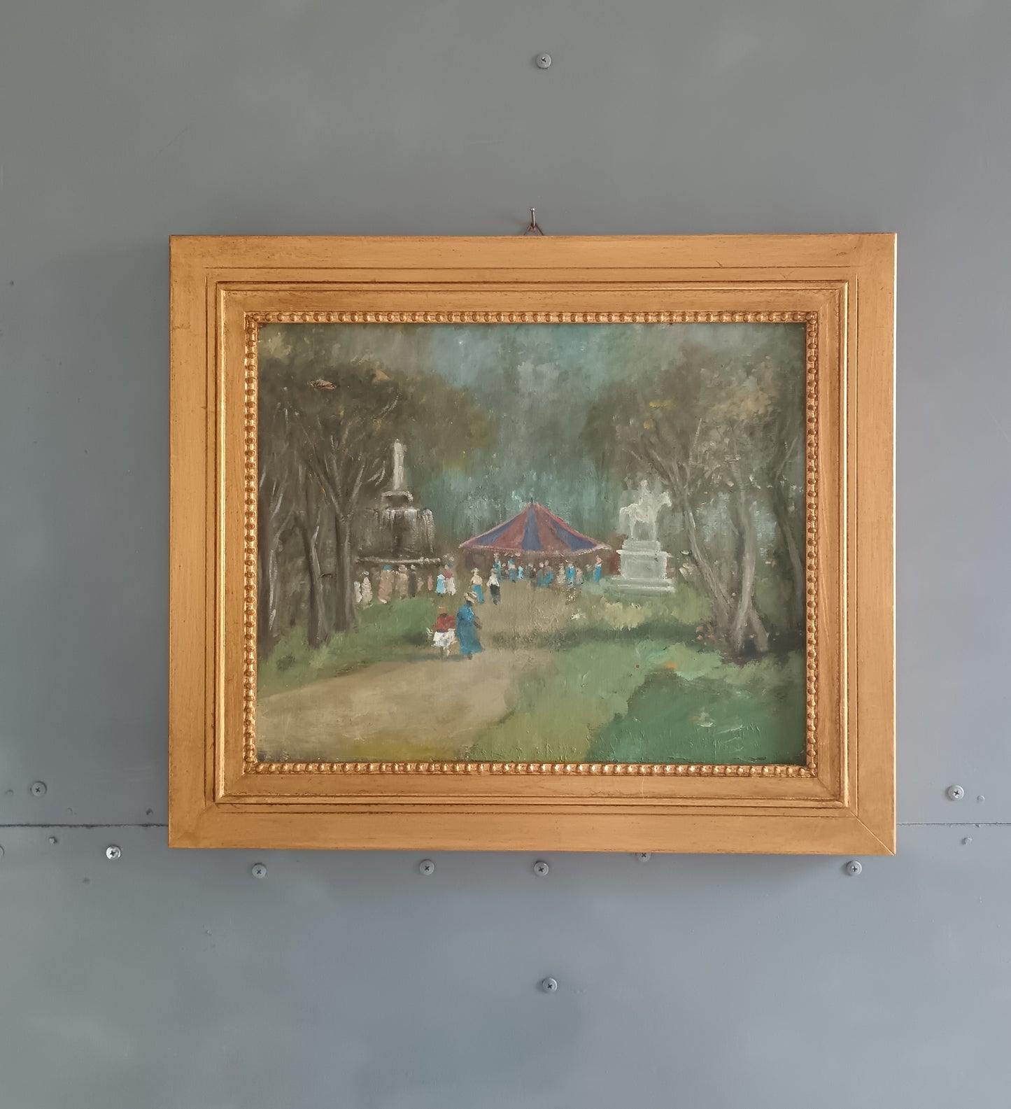 Dipinto Olio Su tela "Scena Nel Parco Con Padiglione e Figure" prima metà del XX Secolo Cornice in legno