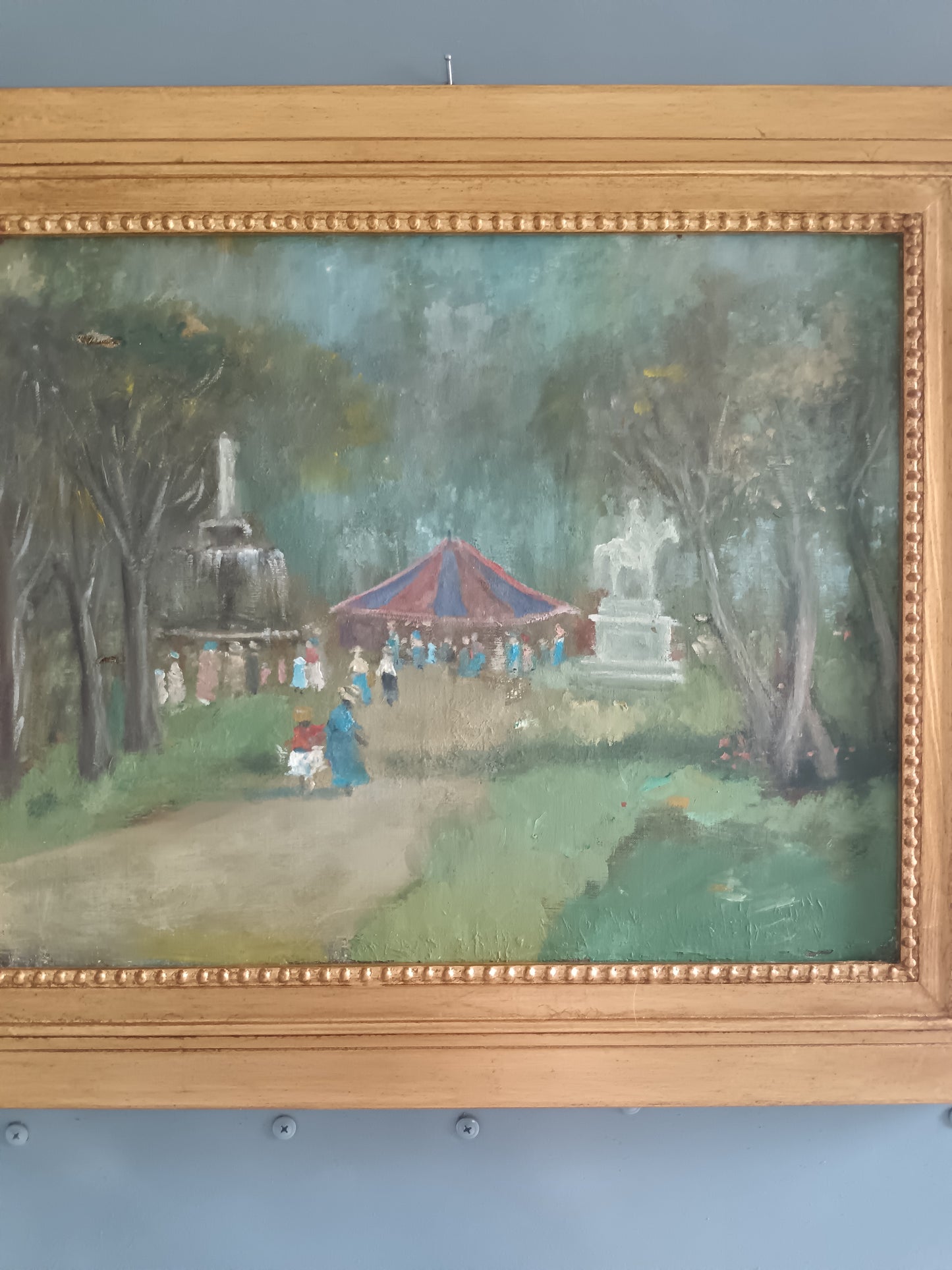 Dipinto Olio Su tela "Scena Nel Parco Con Padiglione e Figure" prima metà del XX Secolo Cornice in legno