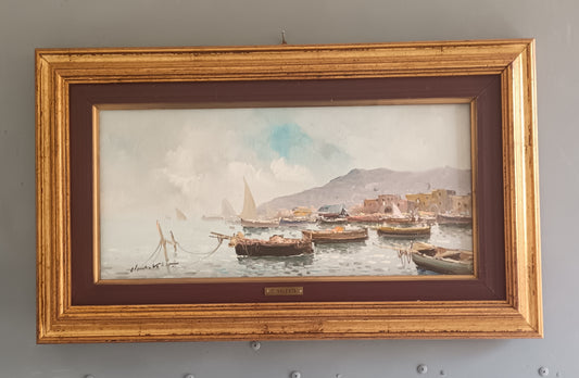Claudio Valente – Olio su Tela Firmato “Marina con Porto e Barche” – Dipinto Paesaggio Marino con Cornice