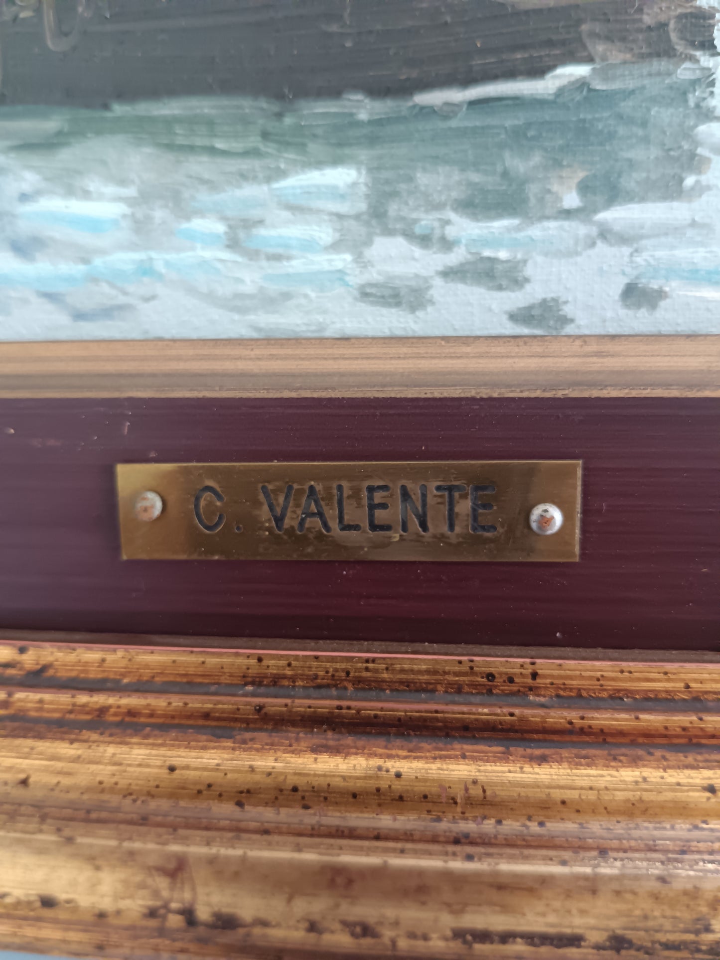 Claudio Valente – Olio su Tela Firmato “Marina con Porto e Barche” – Dipinto Paesaggio Marino con Cornice