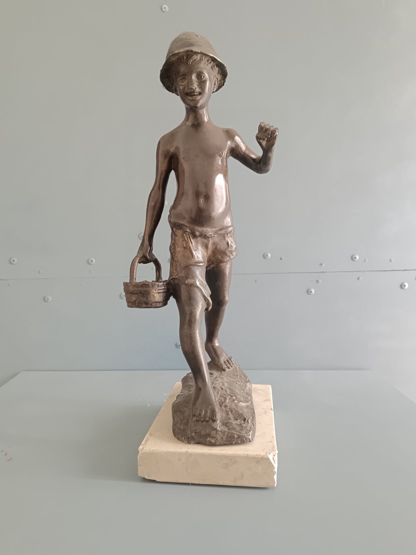 Giovanni De Martino ( 1870-1935) Scugnizzo Pescatore in Bronzo 43 cm