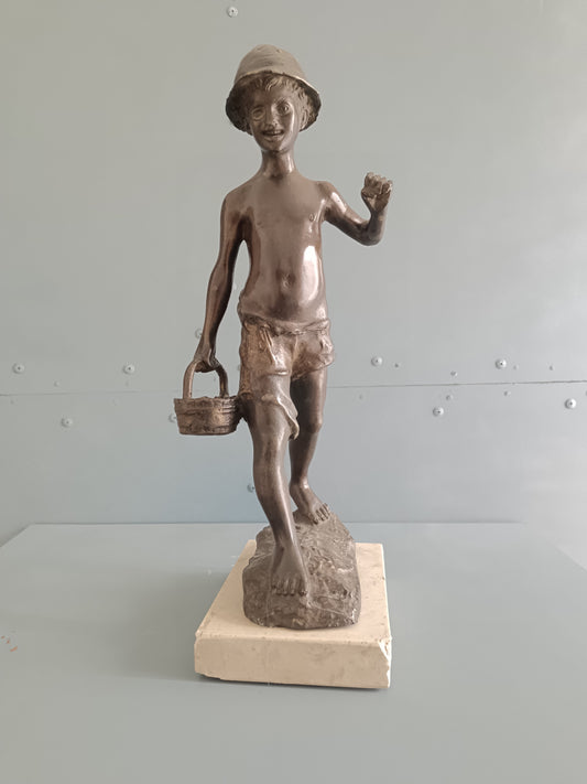Giovanni De Martino ( 1870-1935) Scugnizzo Pescatore in Bronzo 43 cm