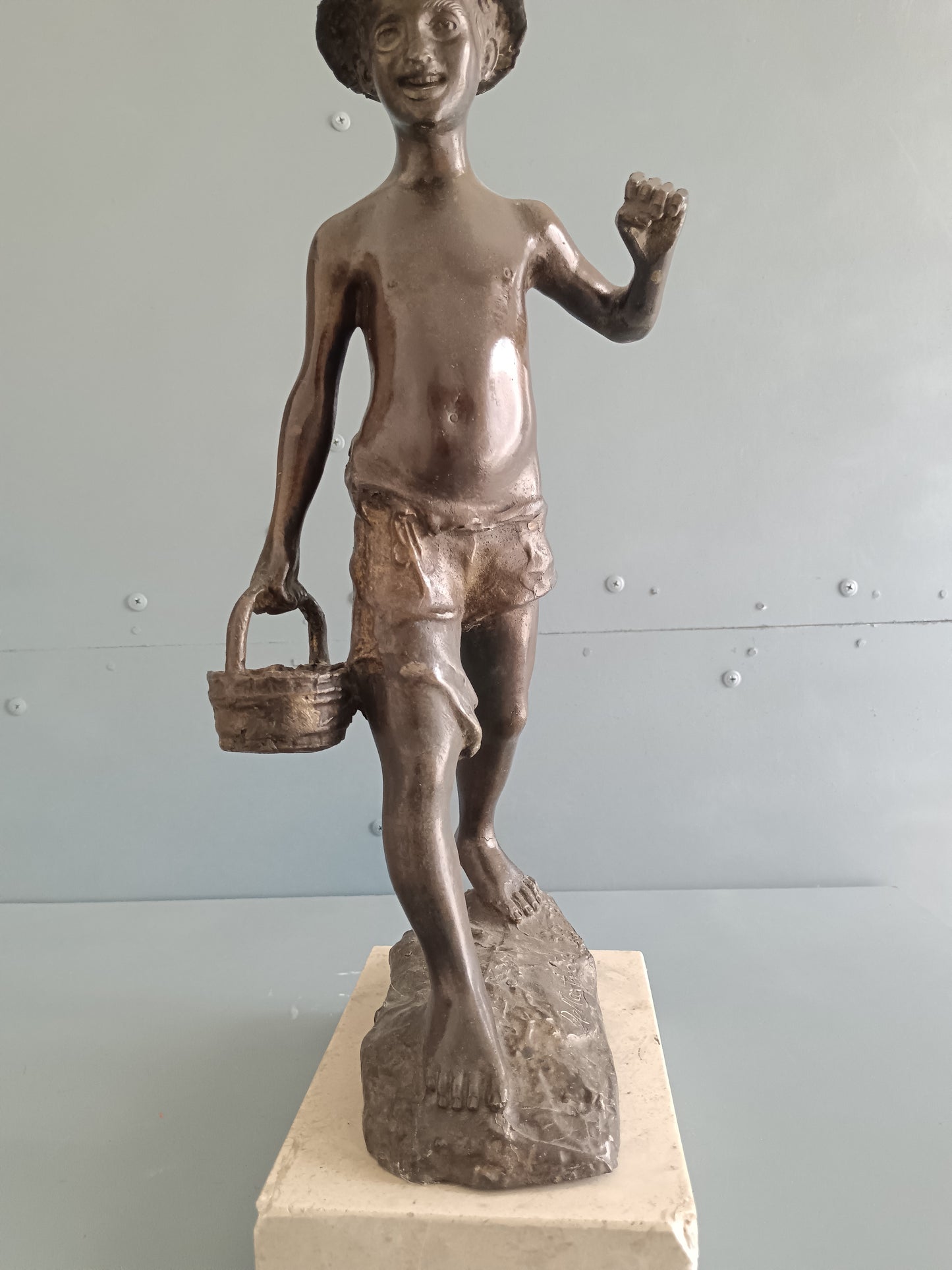 Giovanni De Martino ( 1870-1935) Scugnizzo Pescatore in Bronzo 43 cm