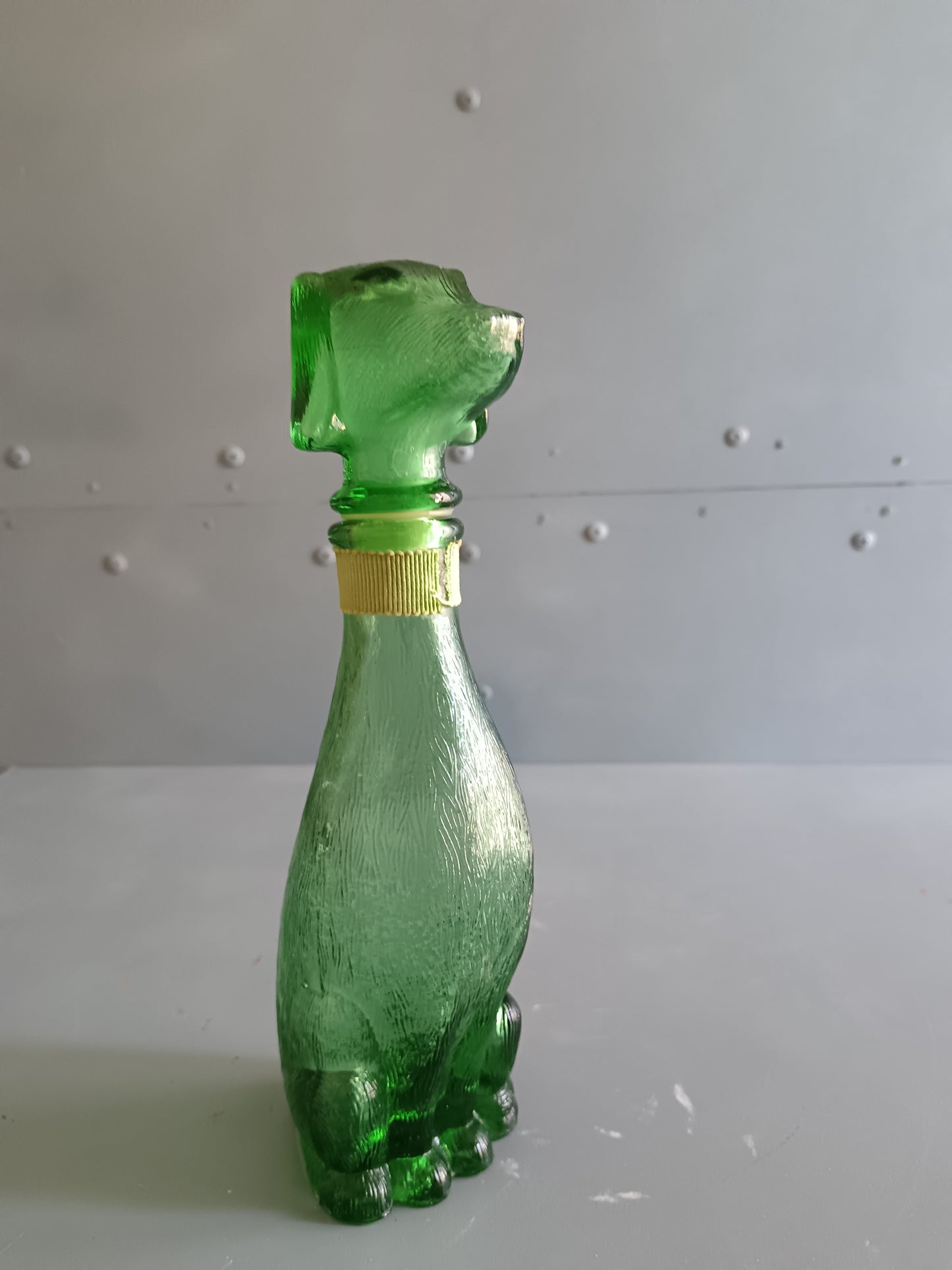 Bottiglia Cane in Vetro Verde Empoli Anni '60 Vintage Italiana Decanter Liquore 22 cm
