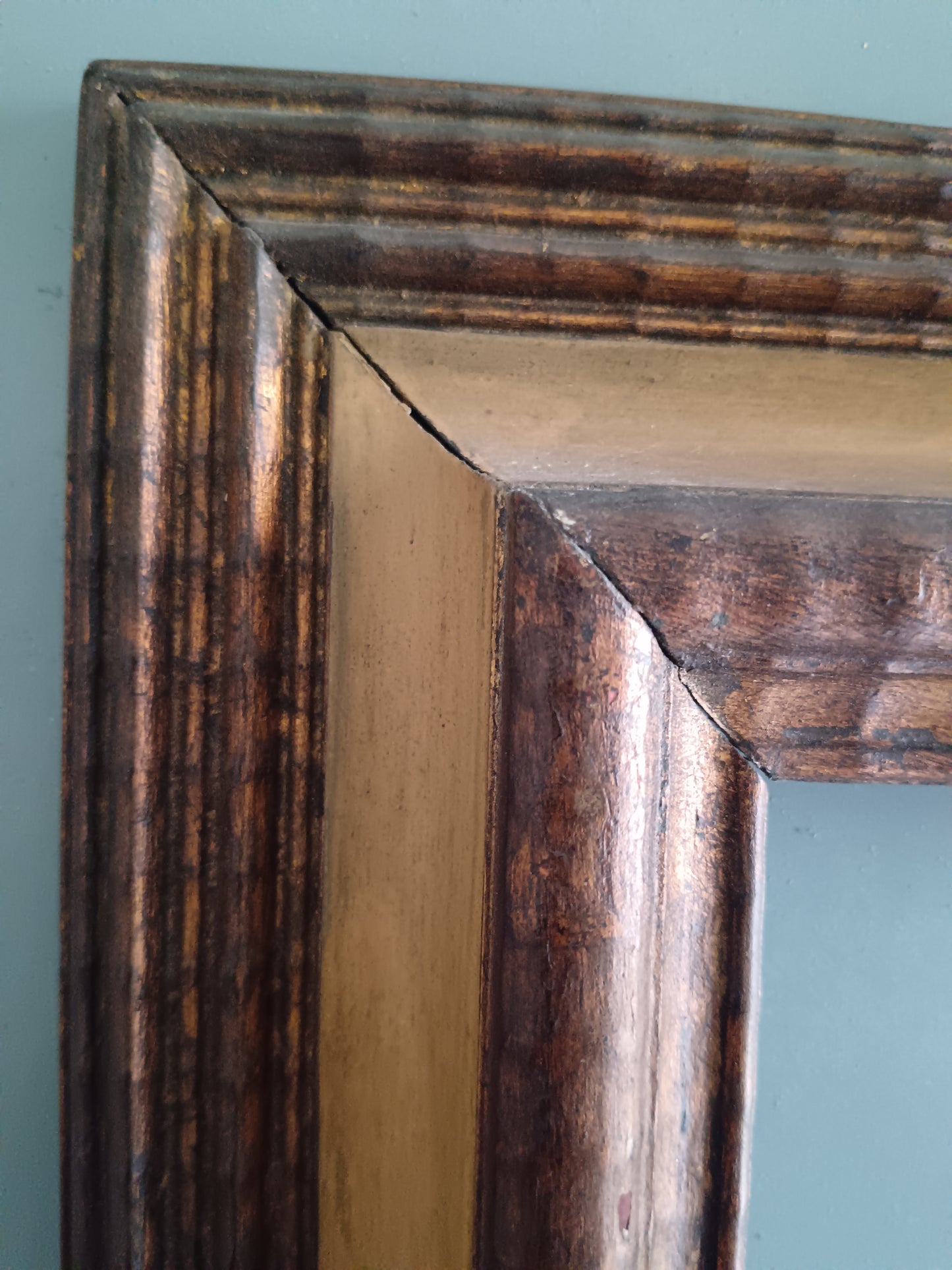 ANTICA CORNICE ITALIANA GUILL0CHÉ IN LEGNO E DORATA – FINE ‘800 PRIMI ‘900