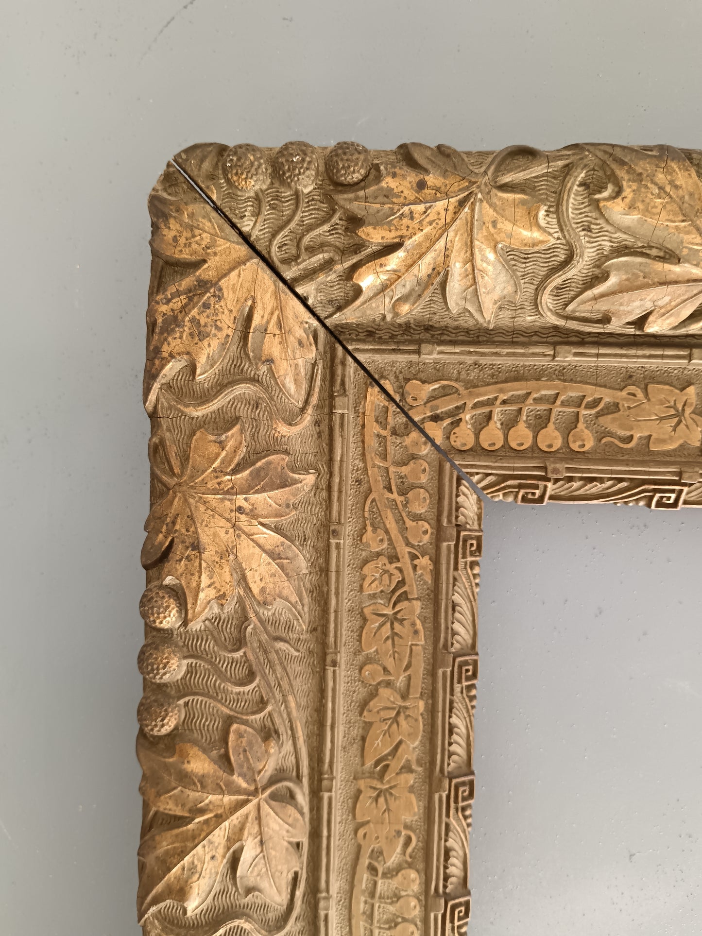 ANTICA CORNICE ITALIANA IN PASTIGLIA E FOGLIA D'ORO FINE '800