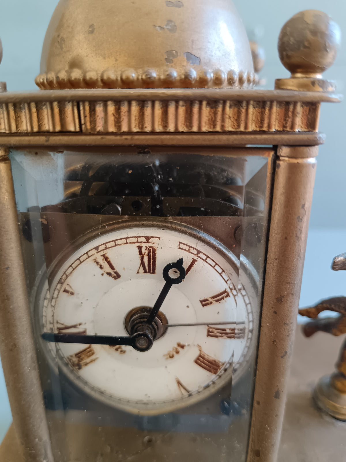 ANTICO OROLOGIO DA TAVOLO “CAPPUCCINA” / DA CARROZZA – PUTTO ALATO – FINE ‘800