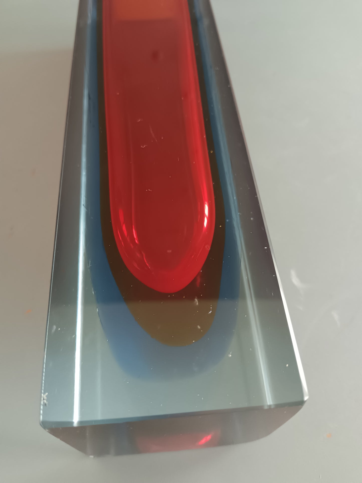 VASO MURANO SOMMERSO ATTR. FLAVIO POLI – MANDRUZZATO – ROSSO AMBRA BLU – 30 CM