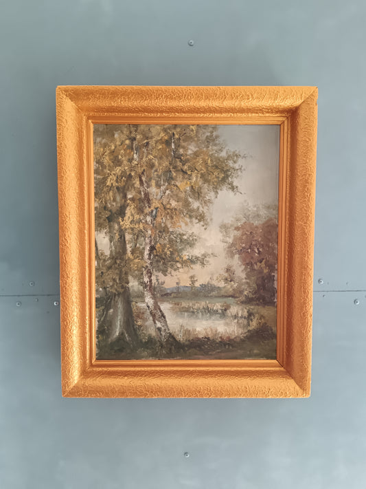 Paesaggio Lacustre con Alberi – Olio su Cartone Pressato – Dipinto Vintage – Cornice Dorata