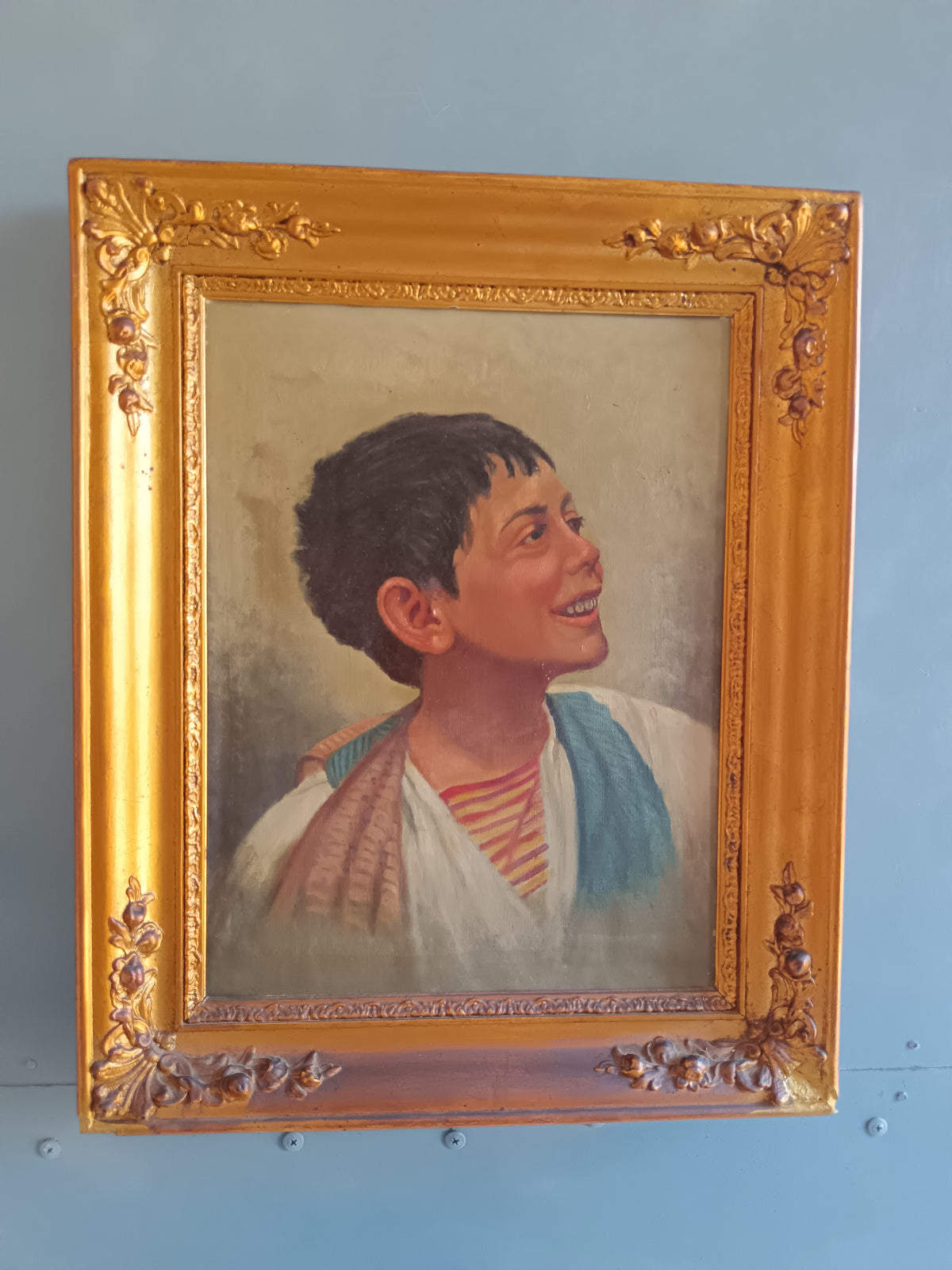 Ritratto di Scugnizzo Napoletano – Olio su Tela – Pittura Italiana XX Secolo – Cornice Dorata