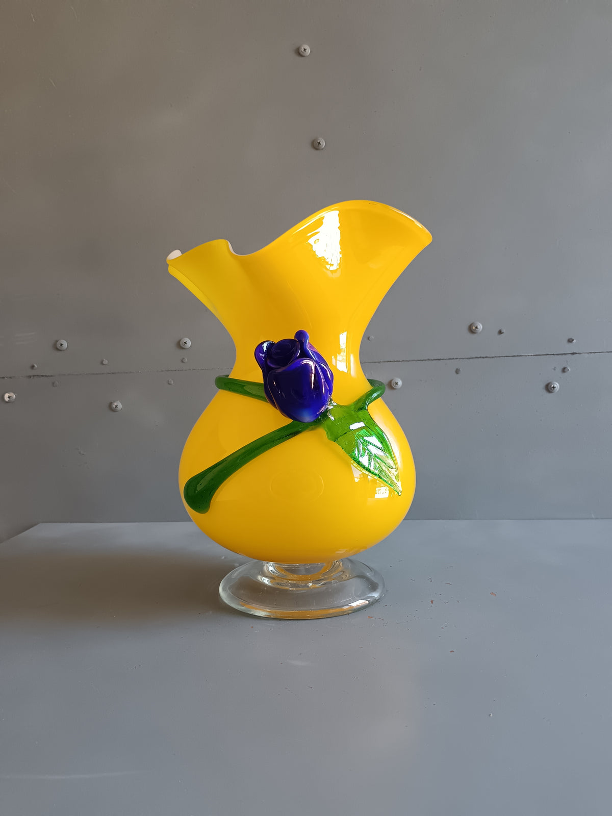 VASO MURANO VETRO SOFFIATO INCAMICIATO GIALLO FIORE BLU VERDE 35 CM VINTAGE
