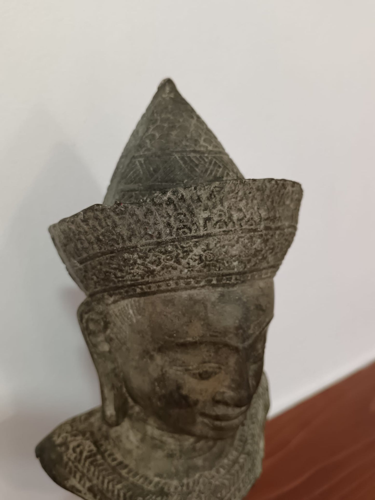 Statua in bronzo divinità asiatica in stile antico khmer