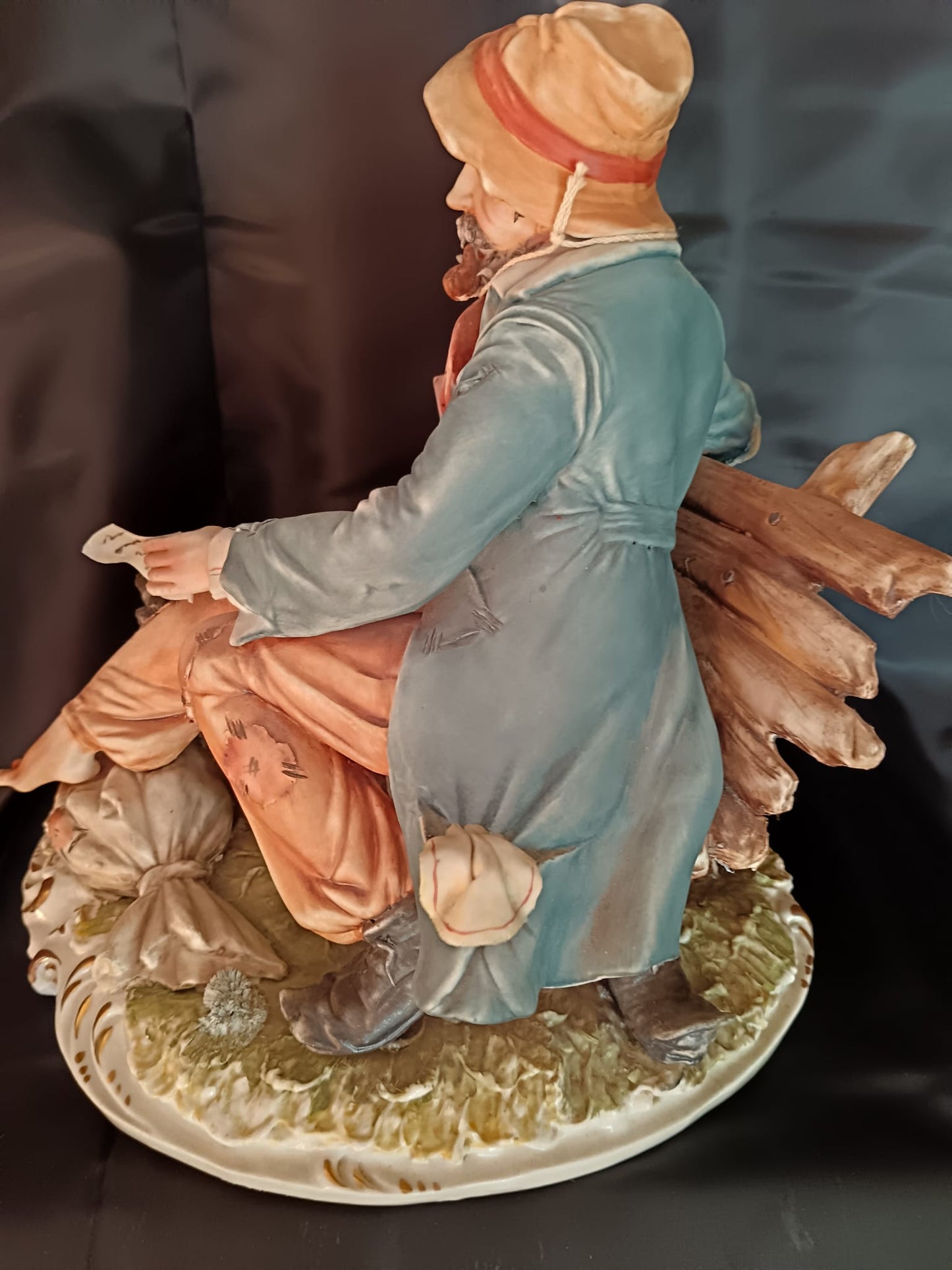 "La Solitudine"- scultura in porcellana di Capodimonte firmata (Meneghetti)