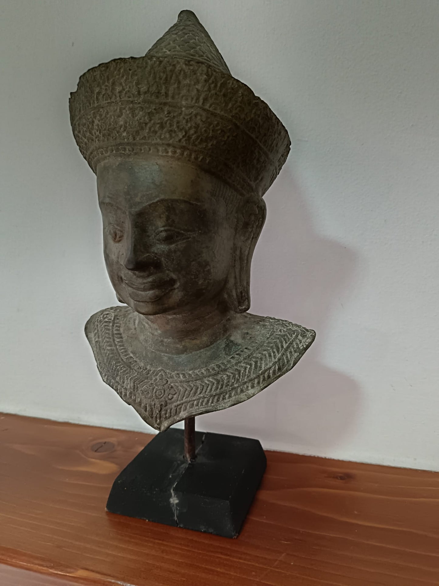 Statua in bronzo divinità asiatica in stile antico khmer