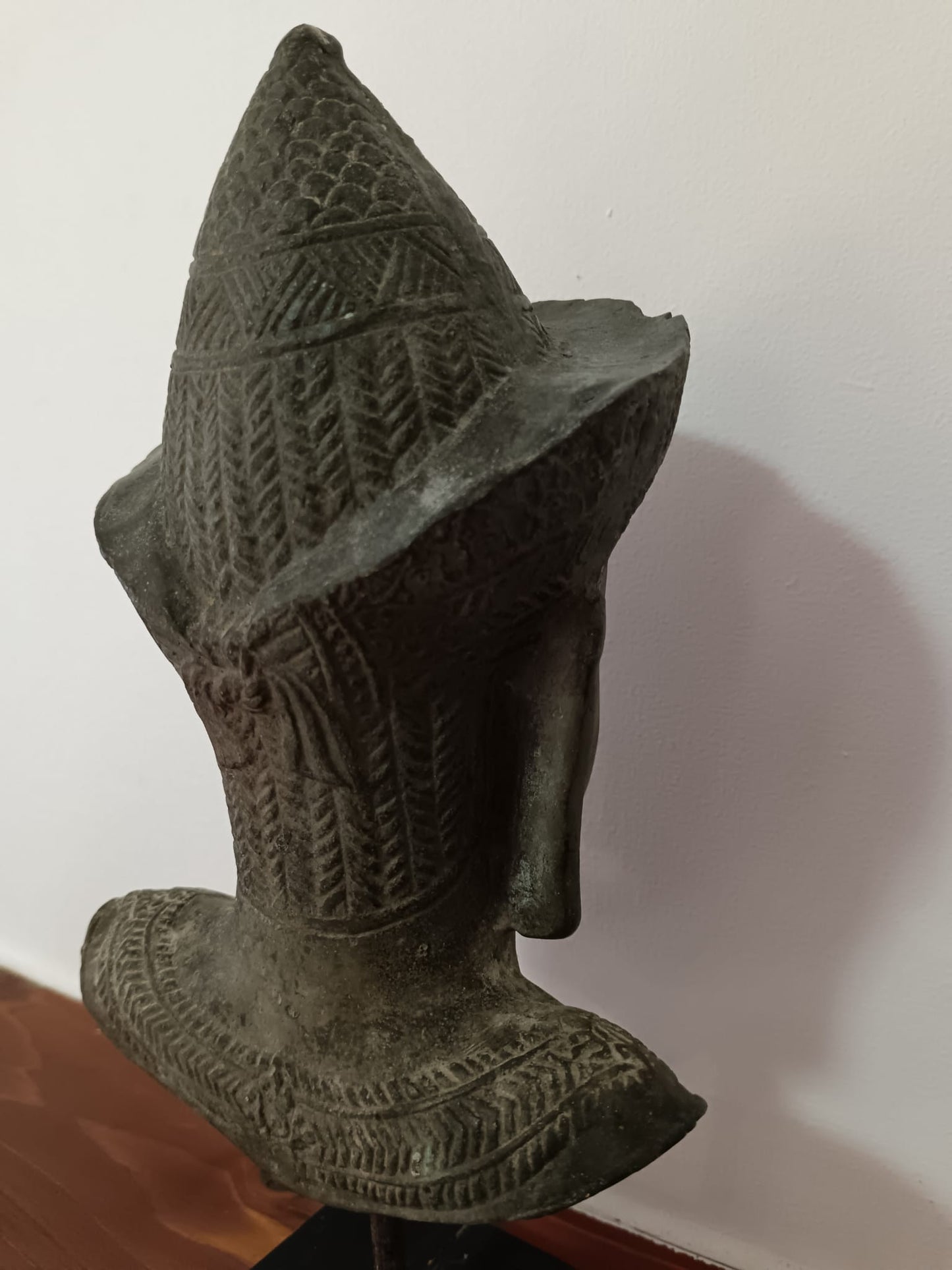 Statua in bronzo divinità asiatica in stile antico khmer