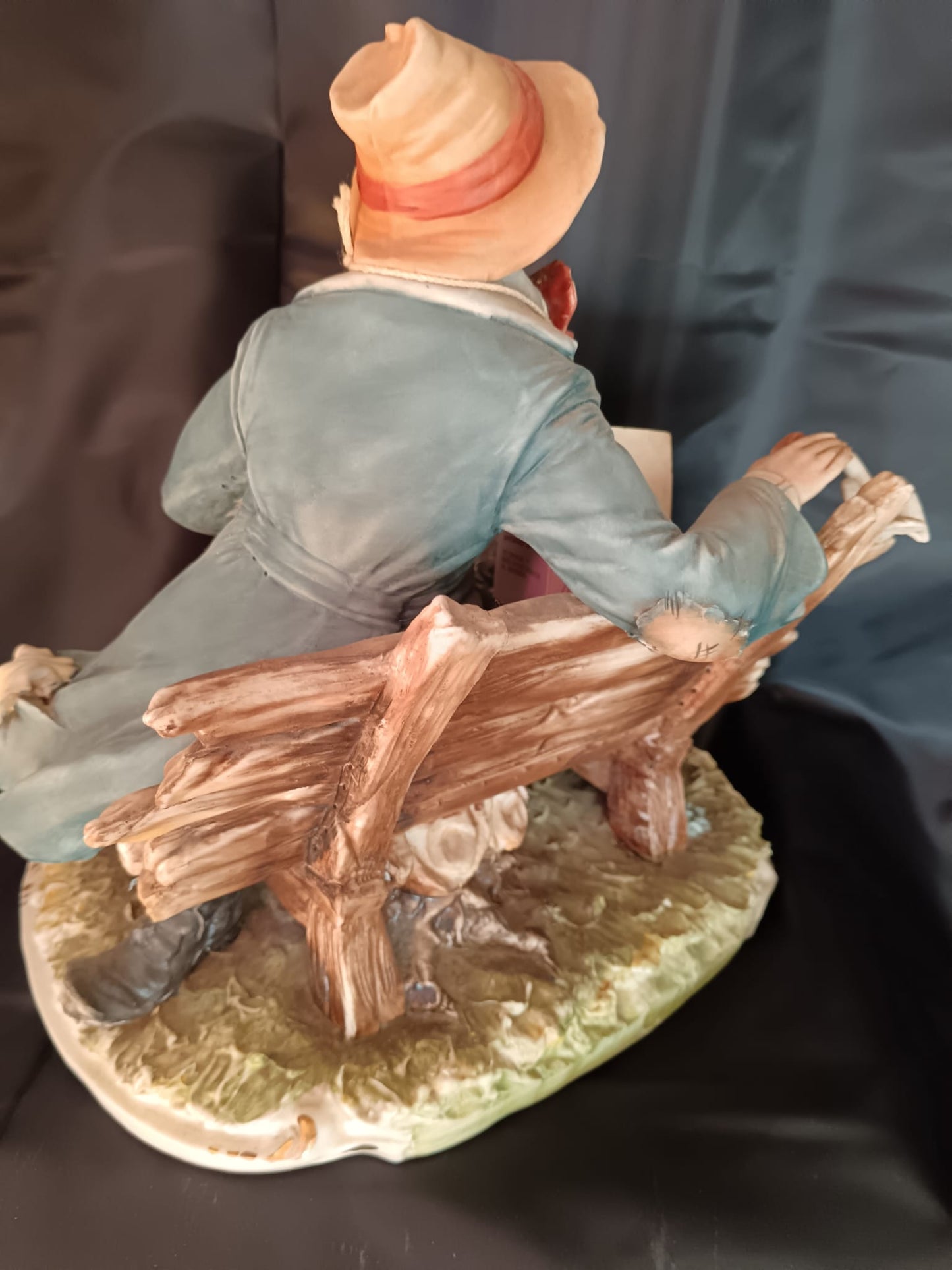 "La Solitudine"- scultura in porcellana di Capodimonte firmata (Meneghetti)