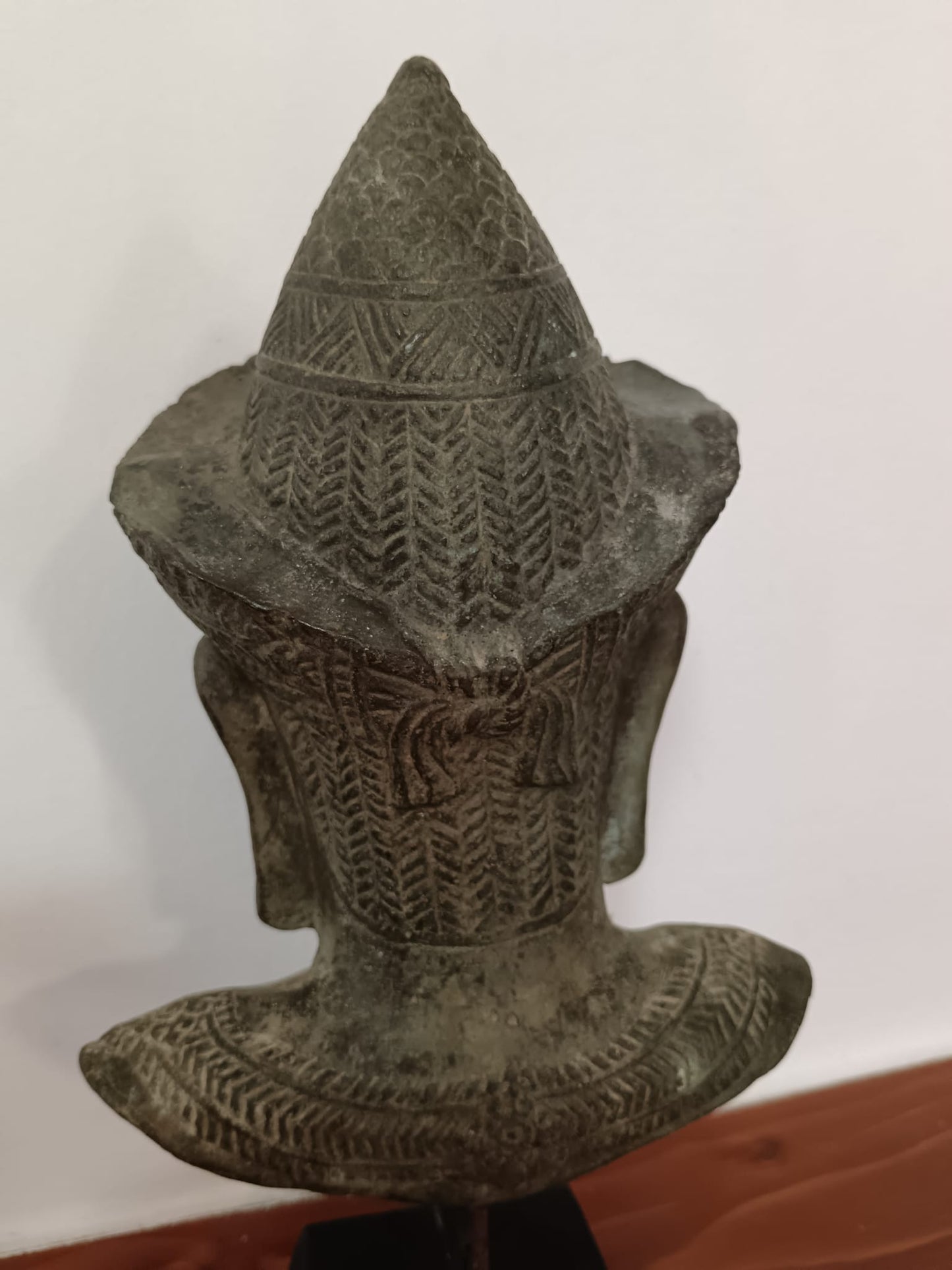 Statua in bronzo divinità asiatica in stile antico khmer