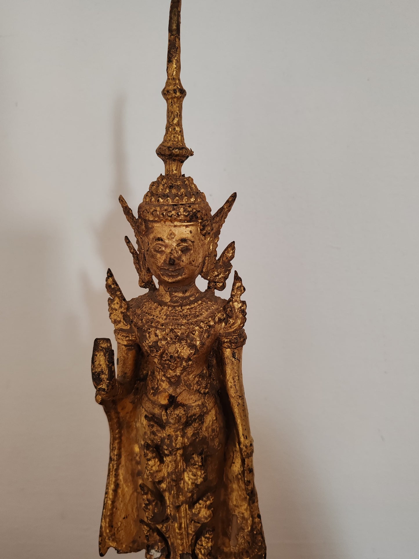 Statua in bronzo dorato- stile Rattanakosin- divinità buddista