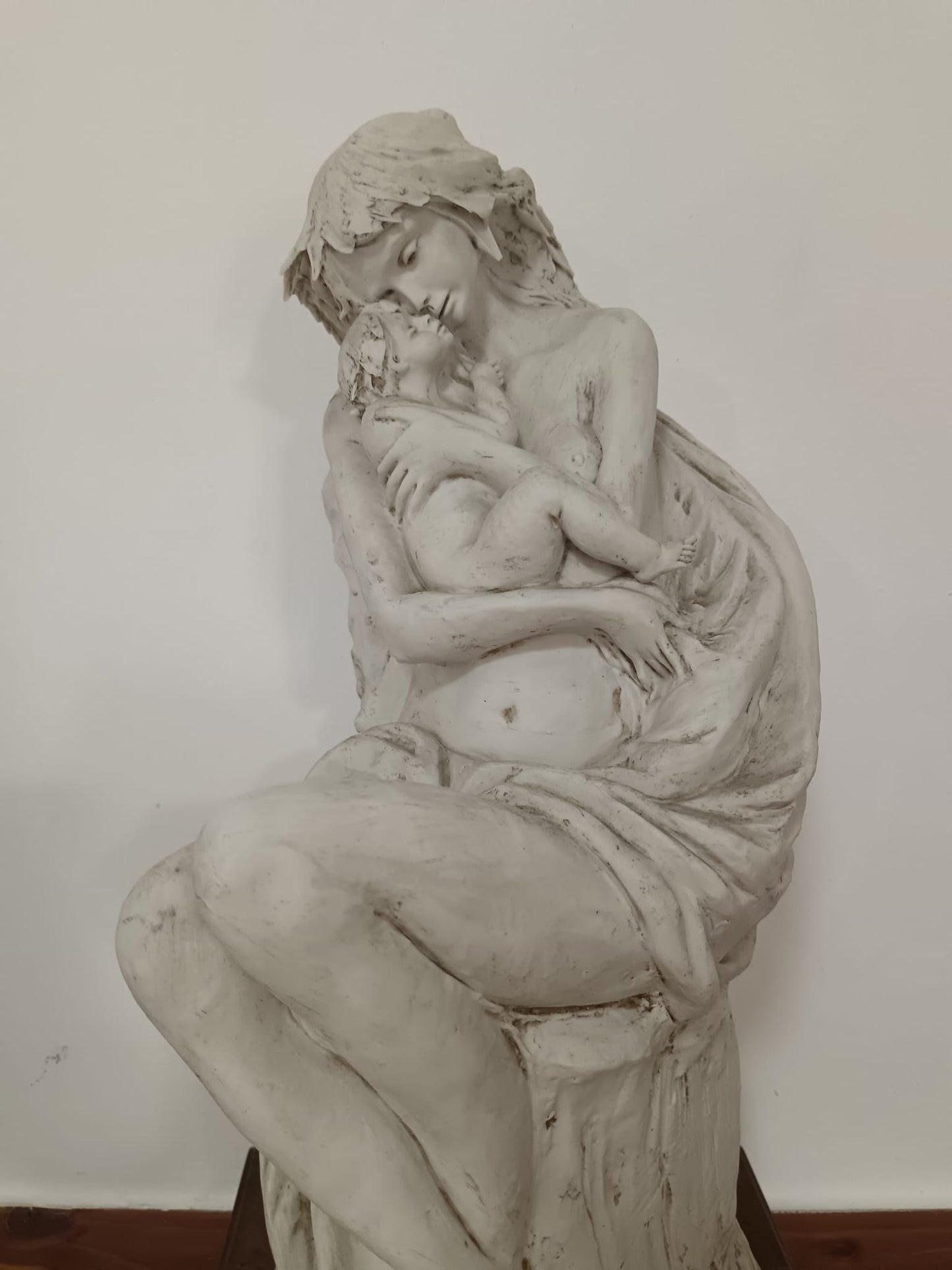 Nico Venzo (Bassano Del Grappa 1938)- Scultura in porcellana epoca XX Secolo