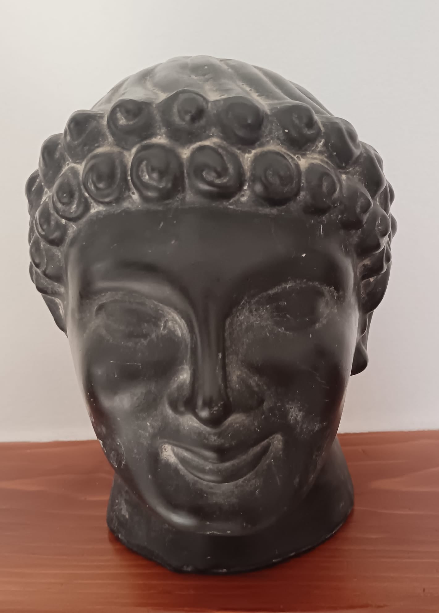 Testa fittile- scultura in terracotta dipinta in stile archeologico (XX Secolo)