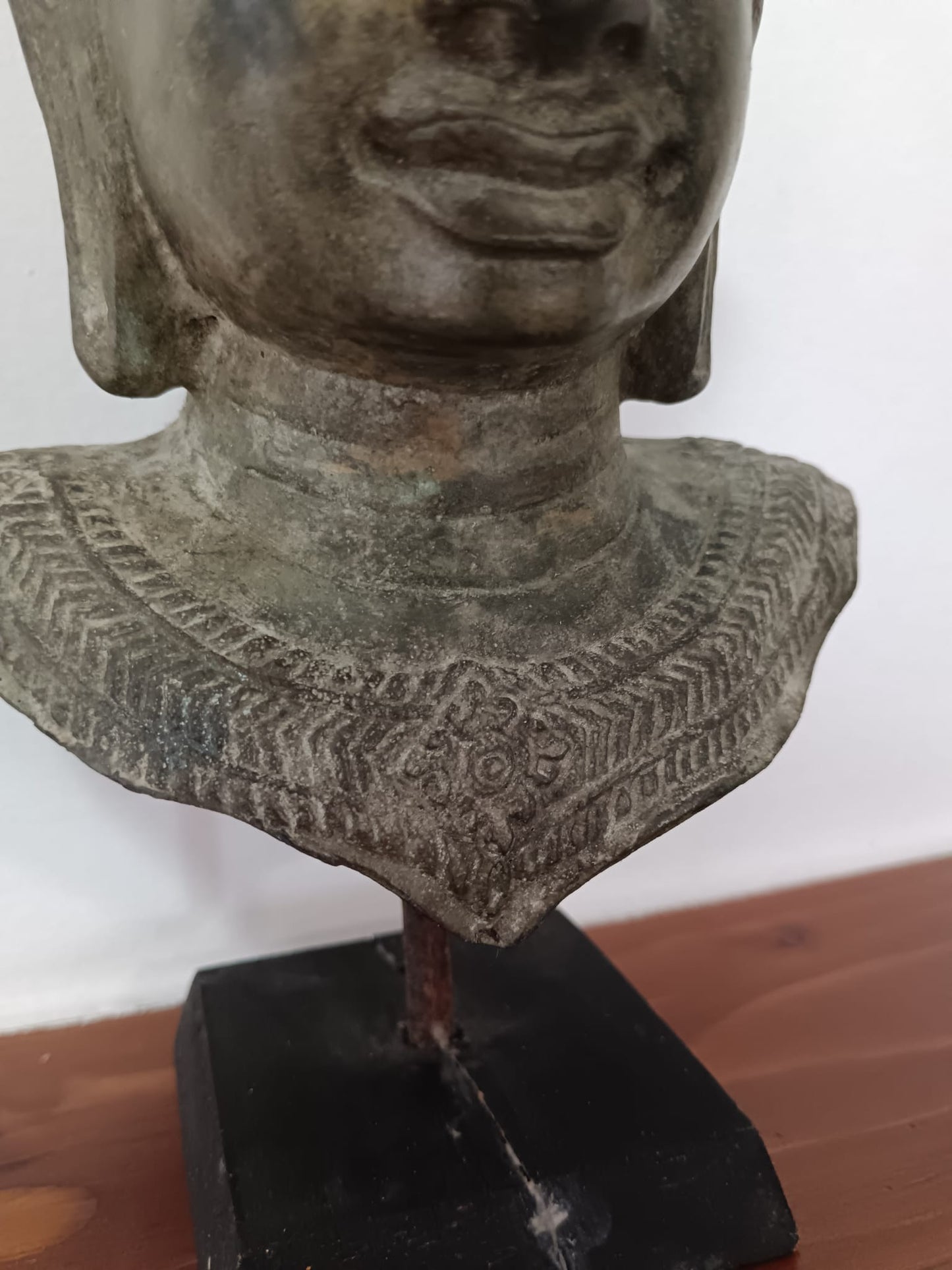 Statua in bronzo divinità asiatica in stile antico khmer