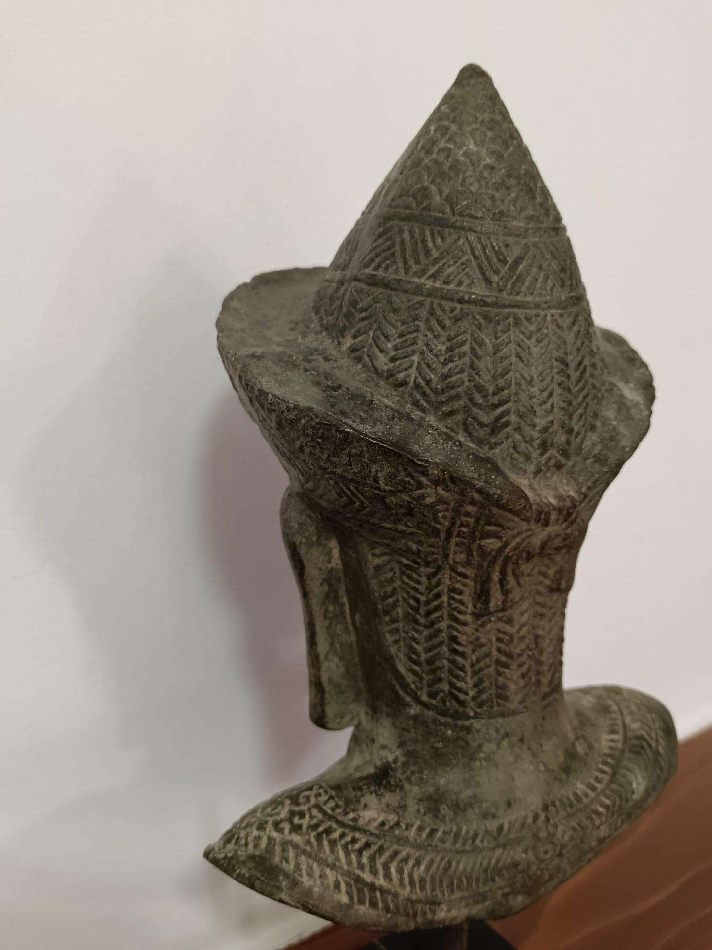 Statua in bronzo divinità asiatica in stile antico khmer
